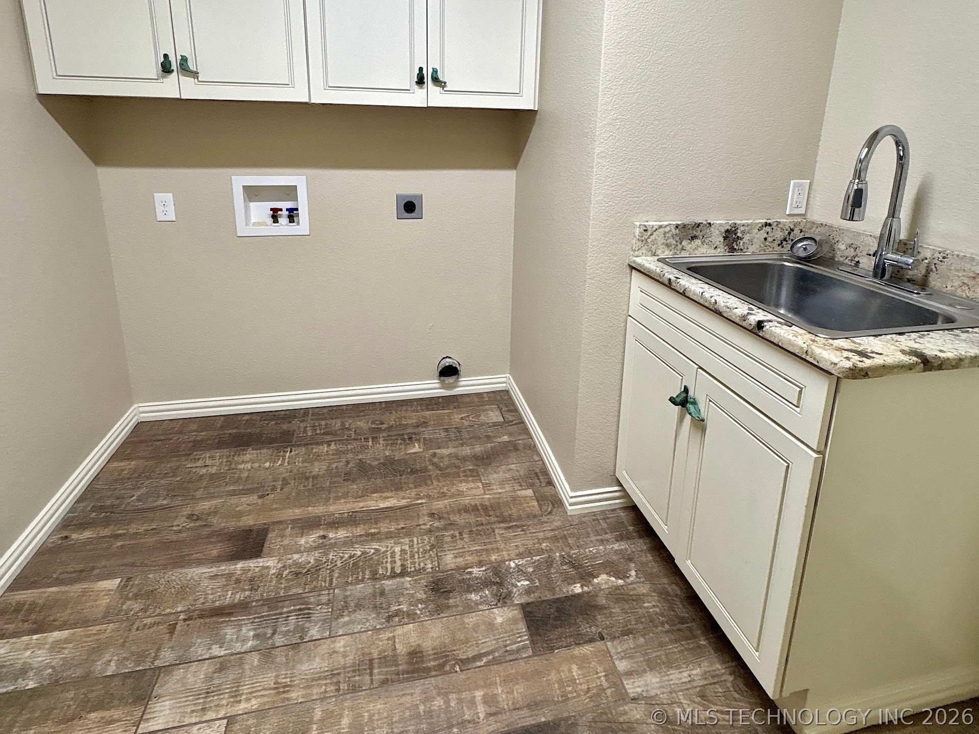 909 S Country Club Drive Property Photo 61