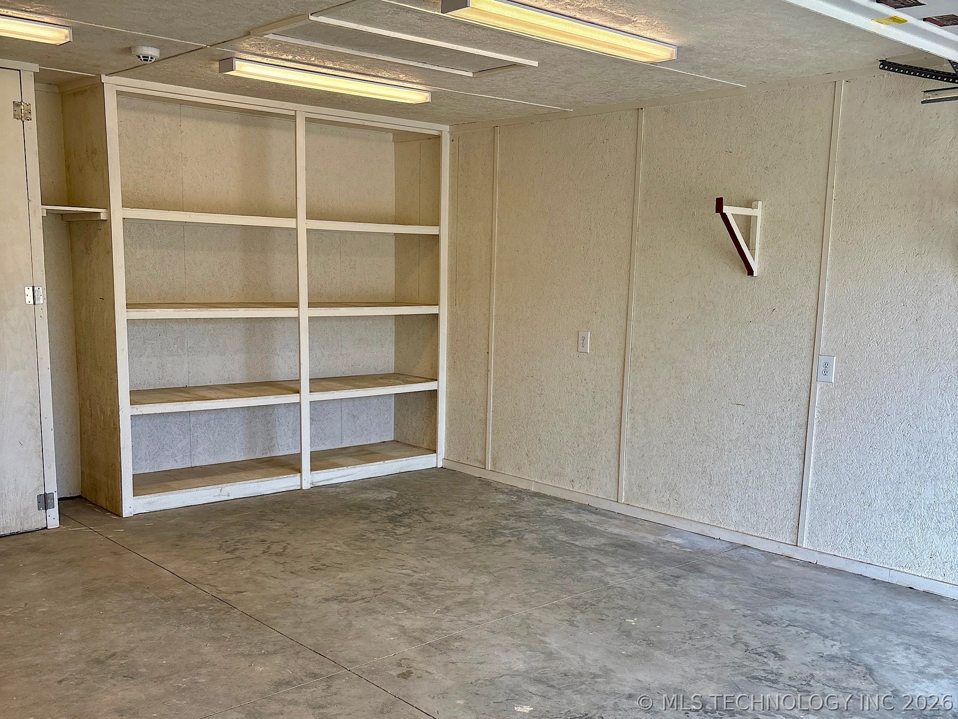 909 S Country Club Drive Property Photo 70