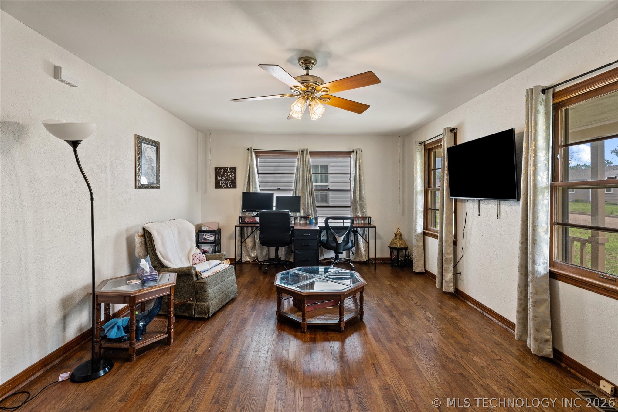2223 S Osage Avenue Property Photo 5