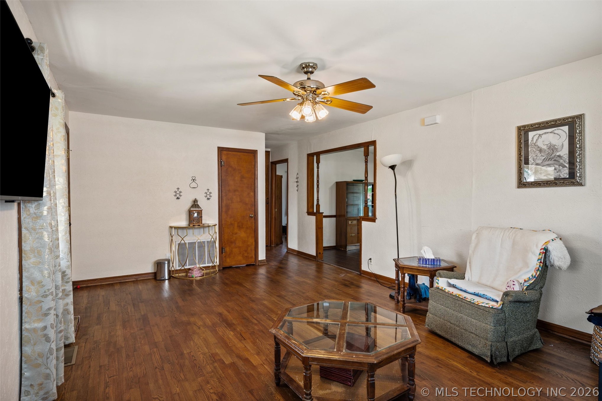 2223 S Osage Avenue Property Photo 7