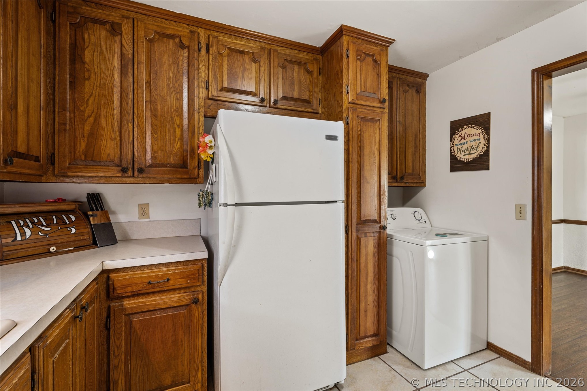 2223 S Osage Avenue Property Photo 10