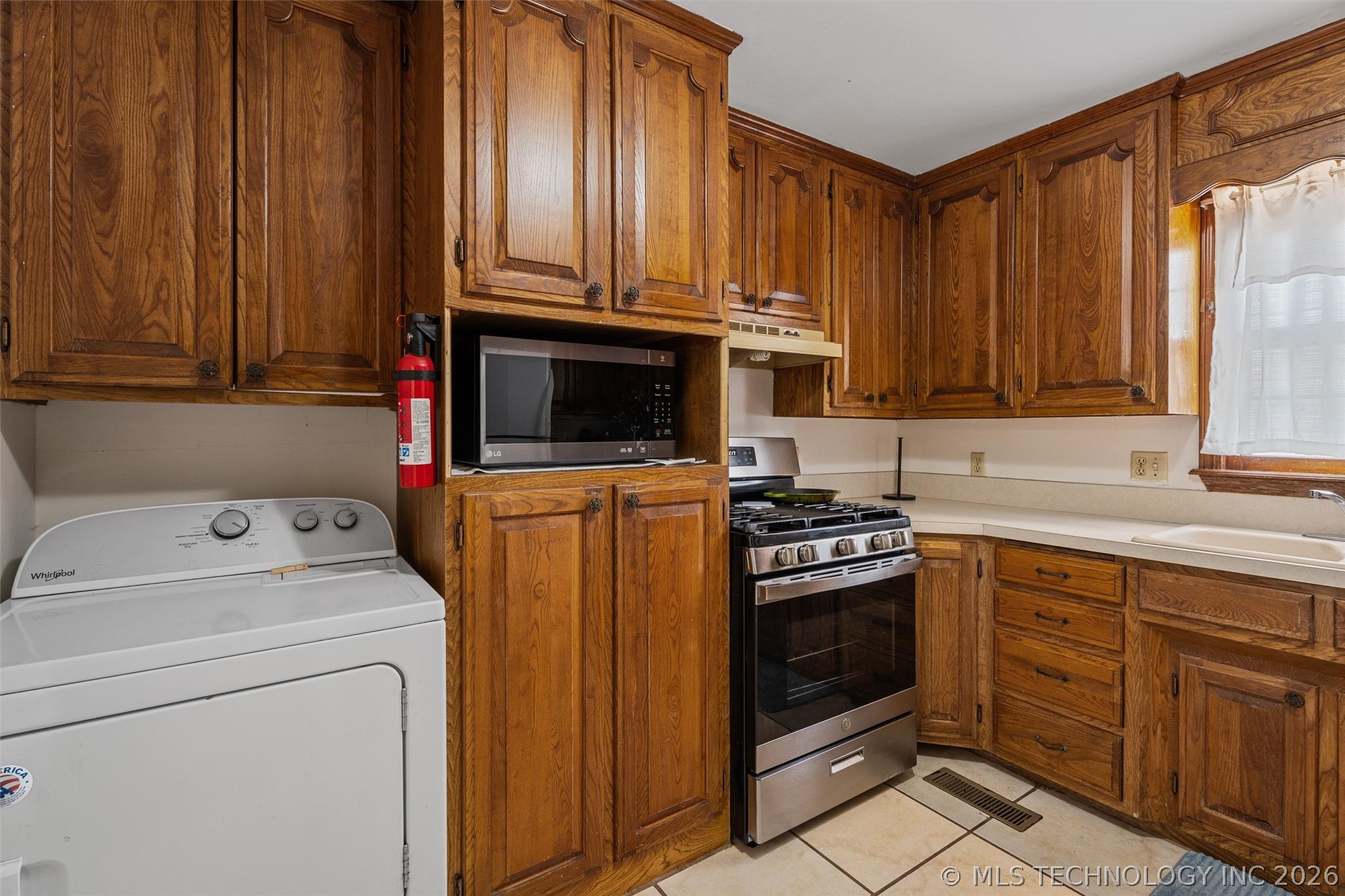 2223 S Osage Avenue Property Photo 11