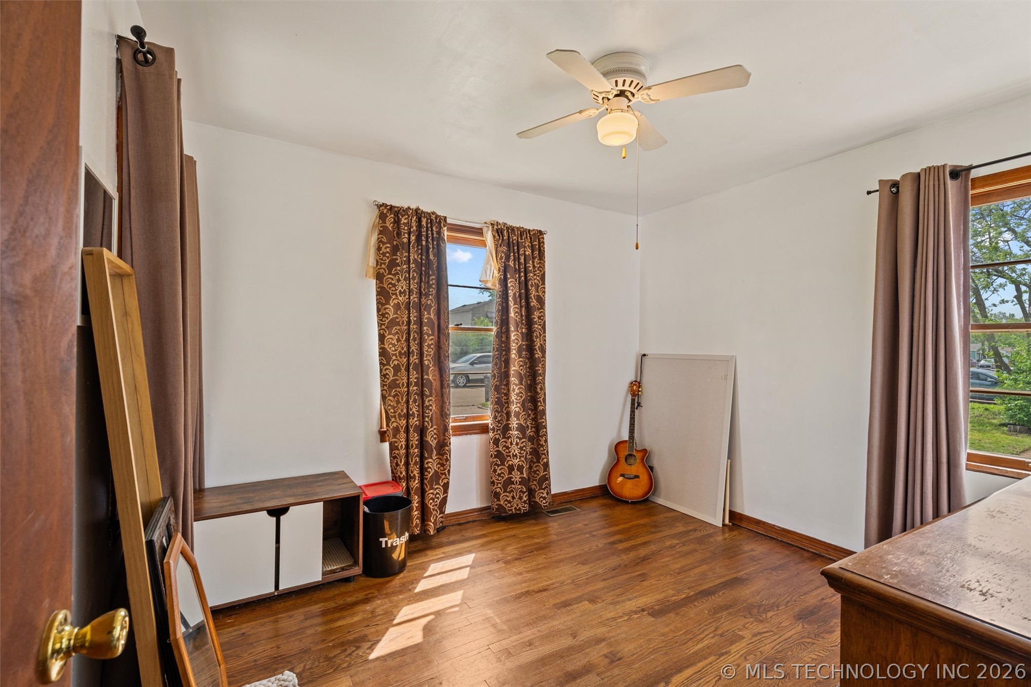2223 S Osage Avenue Property Photo 18