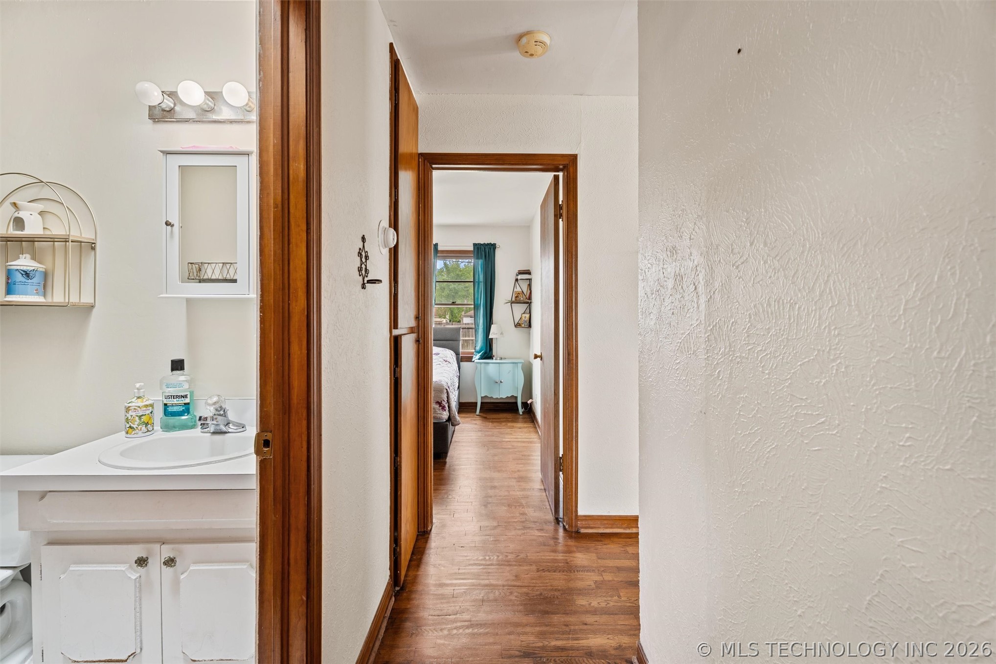 2223 S Osage Avenue Property Photo 21