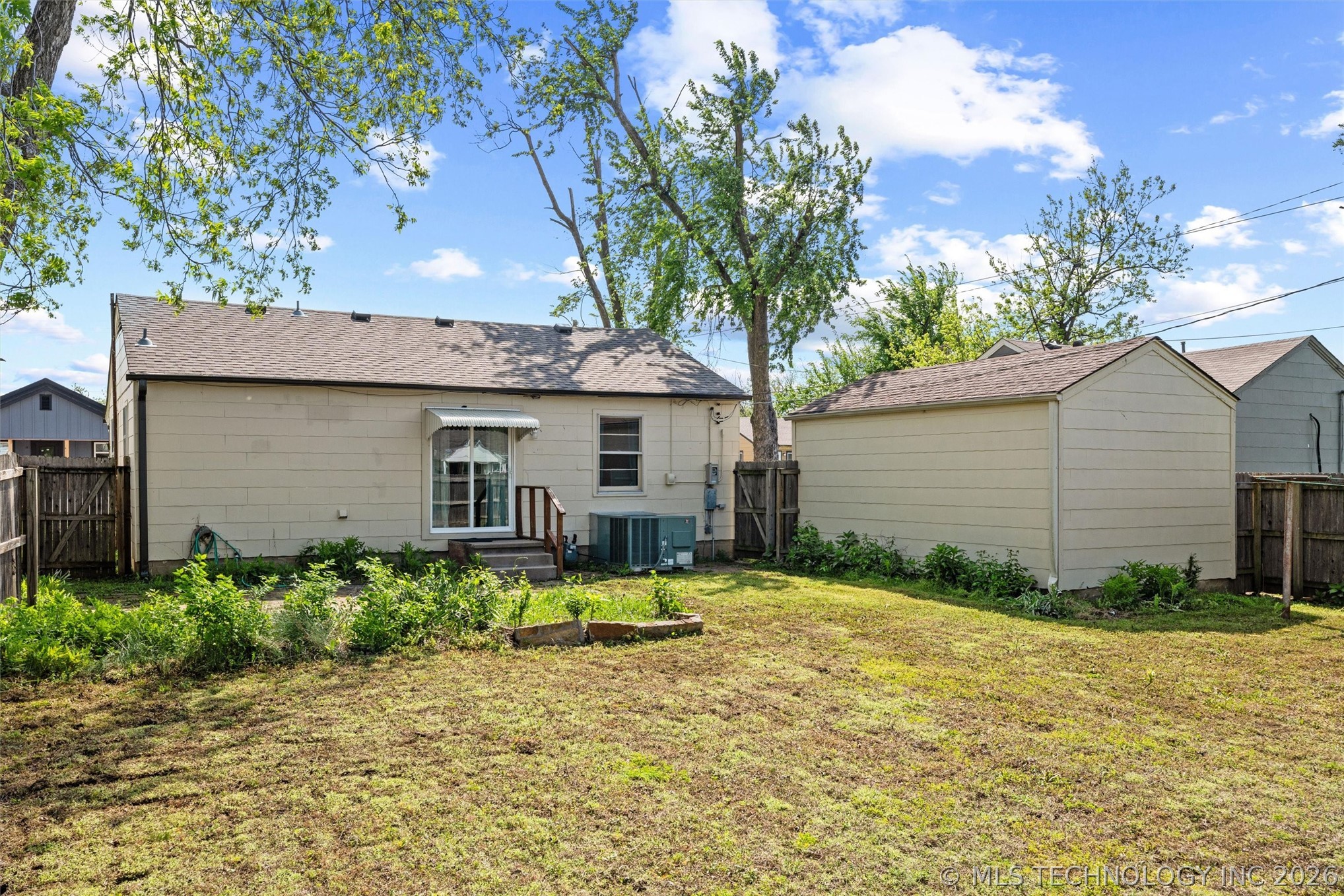 2223 S Osage Avenue Property Photo 23