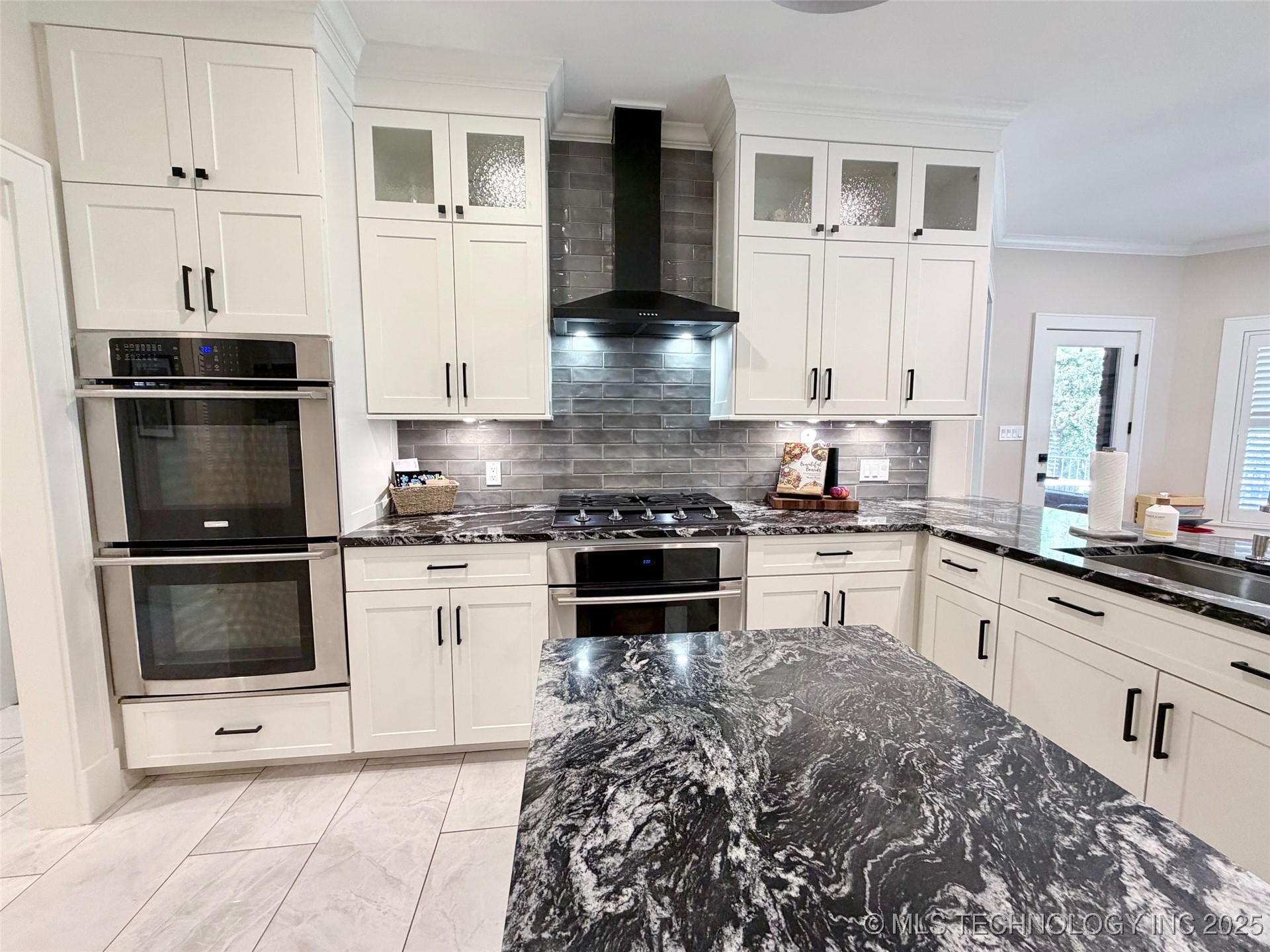 1818 Muirfield Property Photo 7