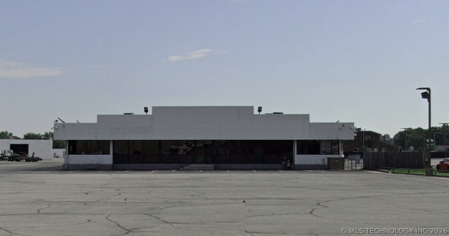 3003 S Memorial Drive