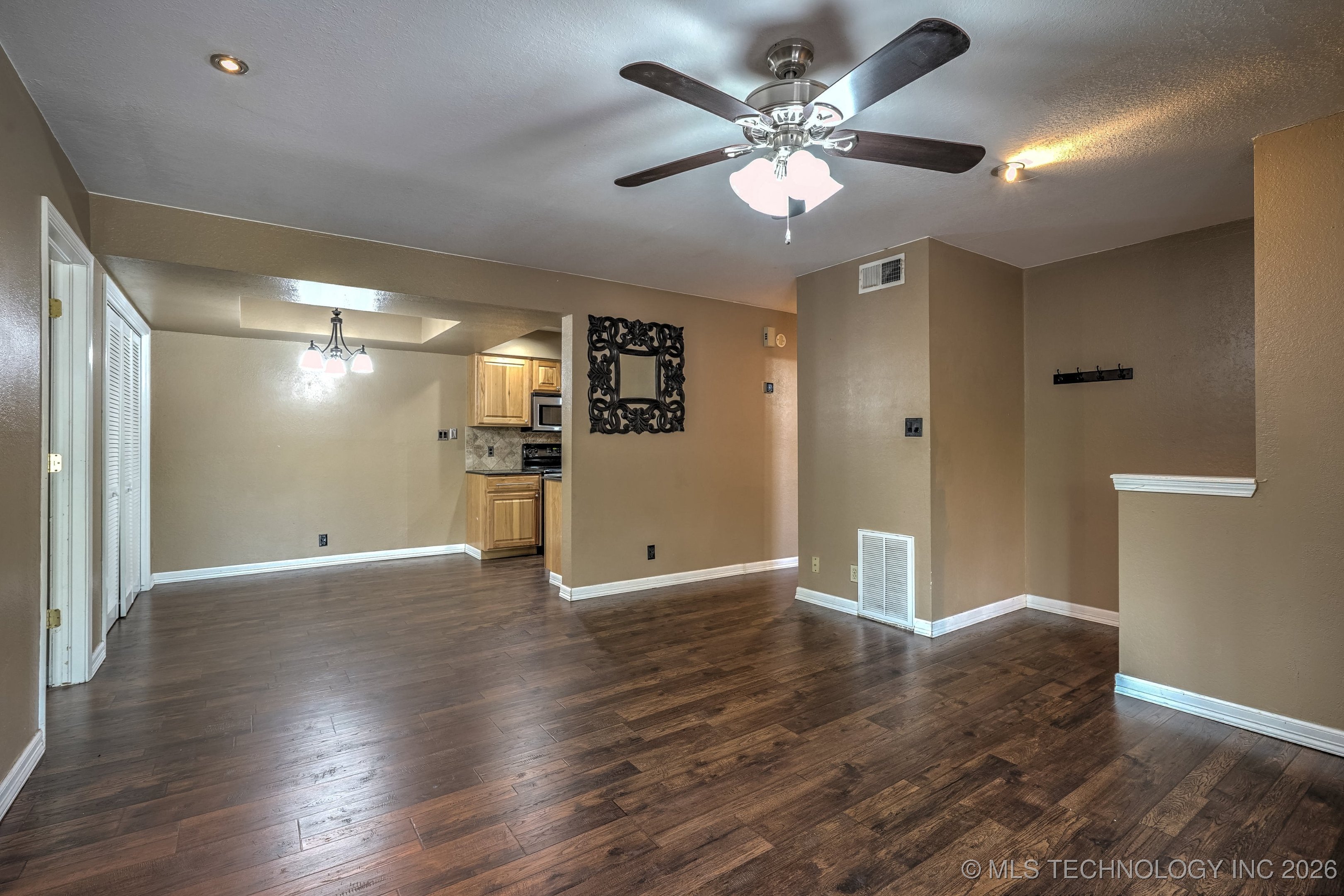 6366 S 80th East Avenue E Property Photo 9
