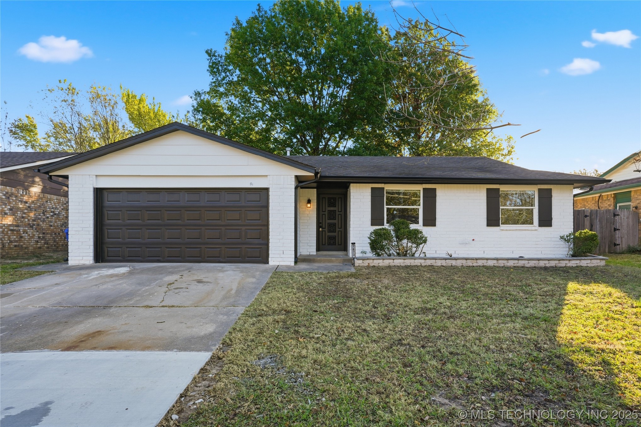 1673 S Pine Avenue Property Photo 1