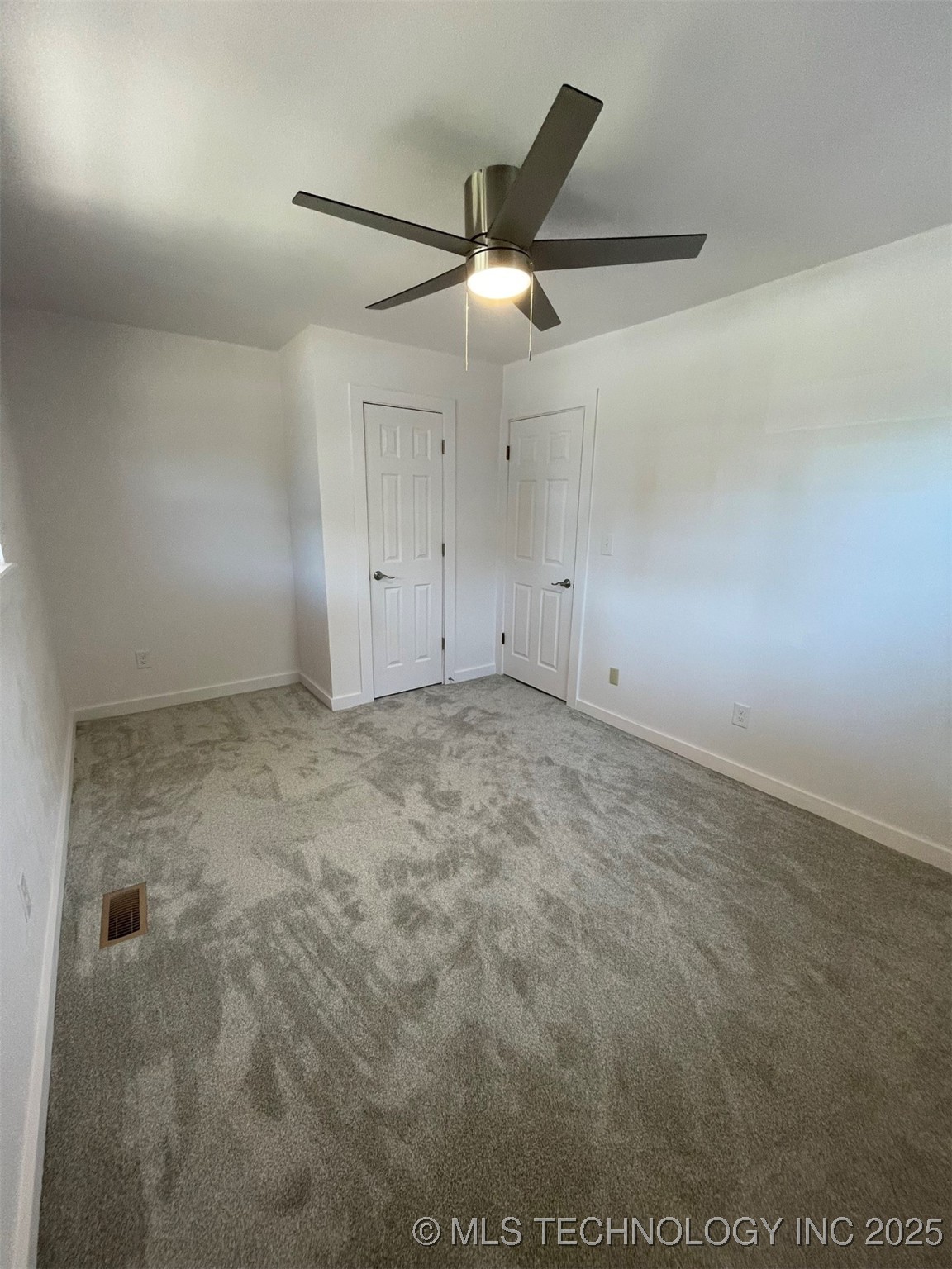 605 W Angus Drive Property Photo 21