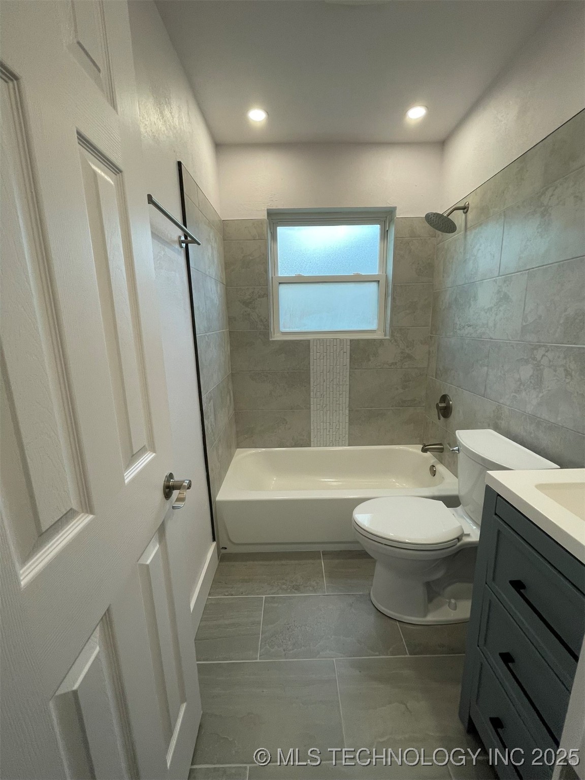 605 W Angus Drive Property Photo 22