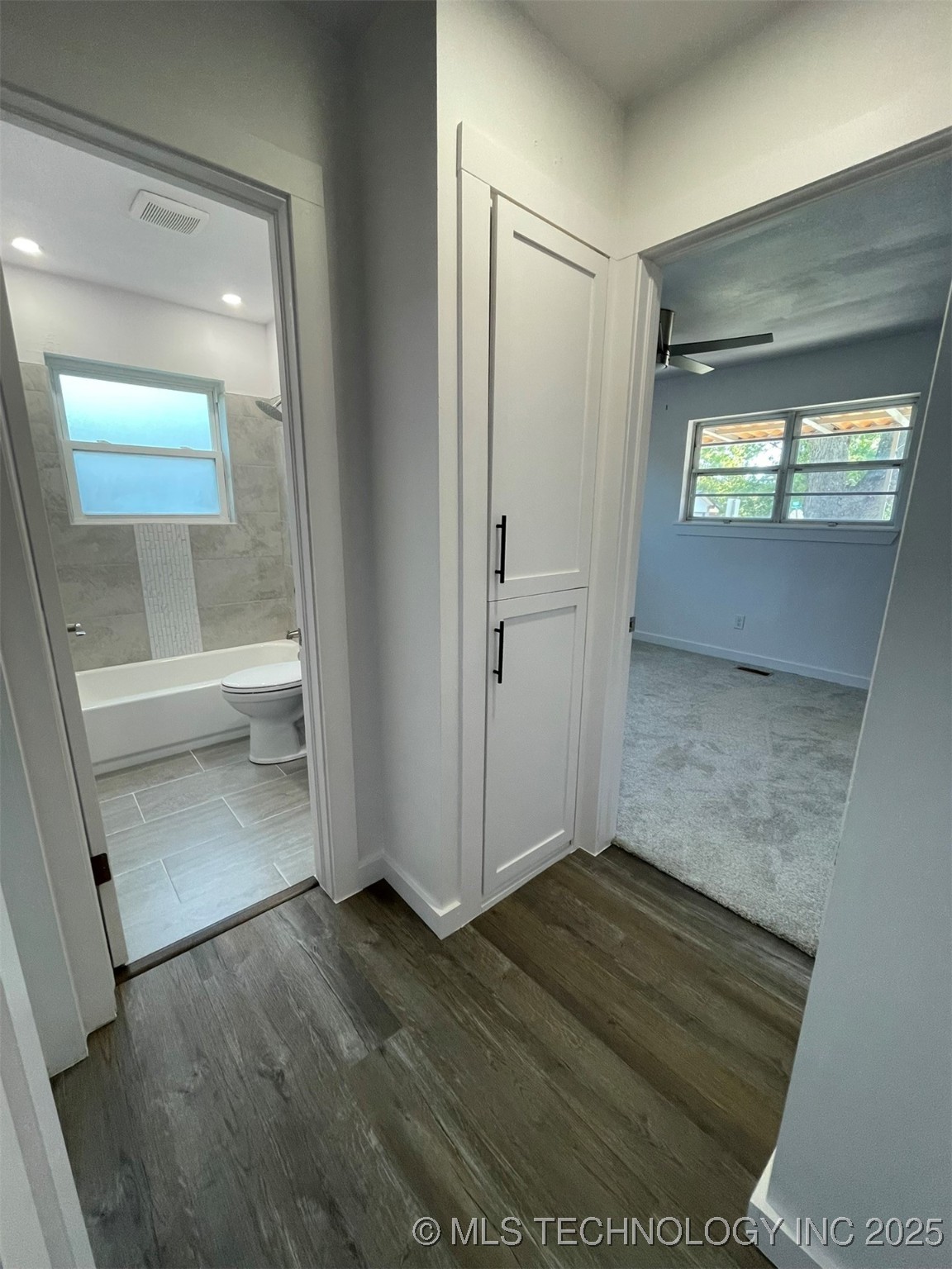 605 W Angus Drive Property Photo 25