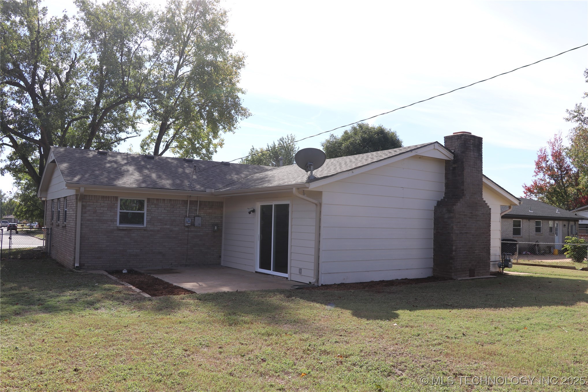 605 W Angus Drive Property Photo 31