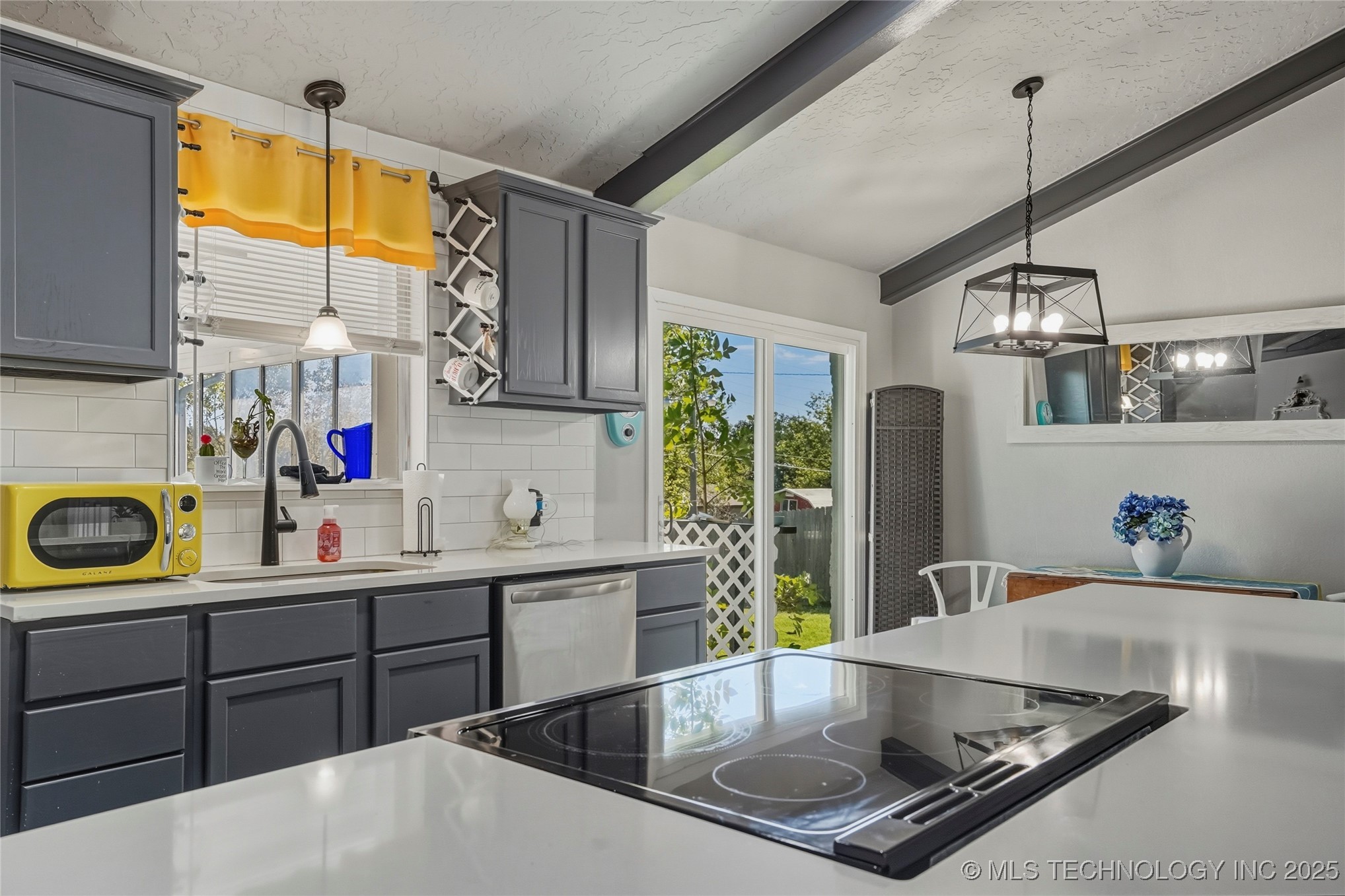 4529 E 24th West Avenue Property Photo 5