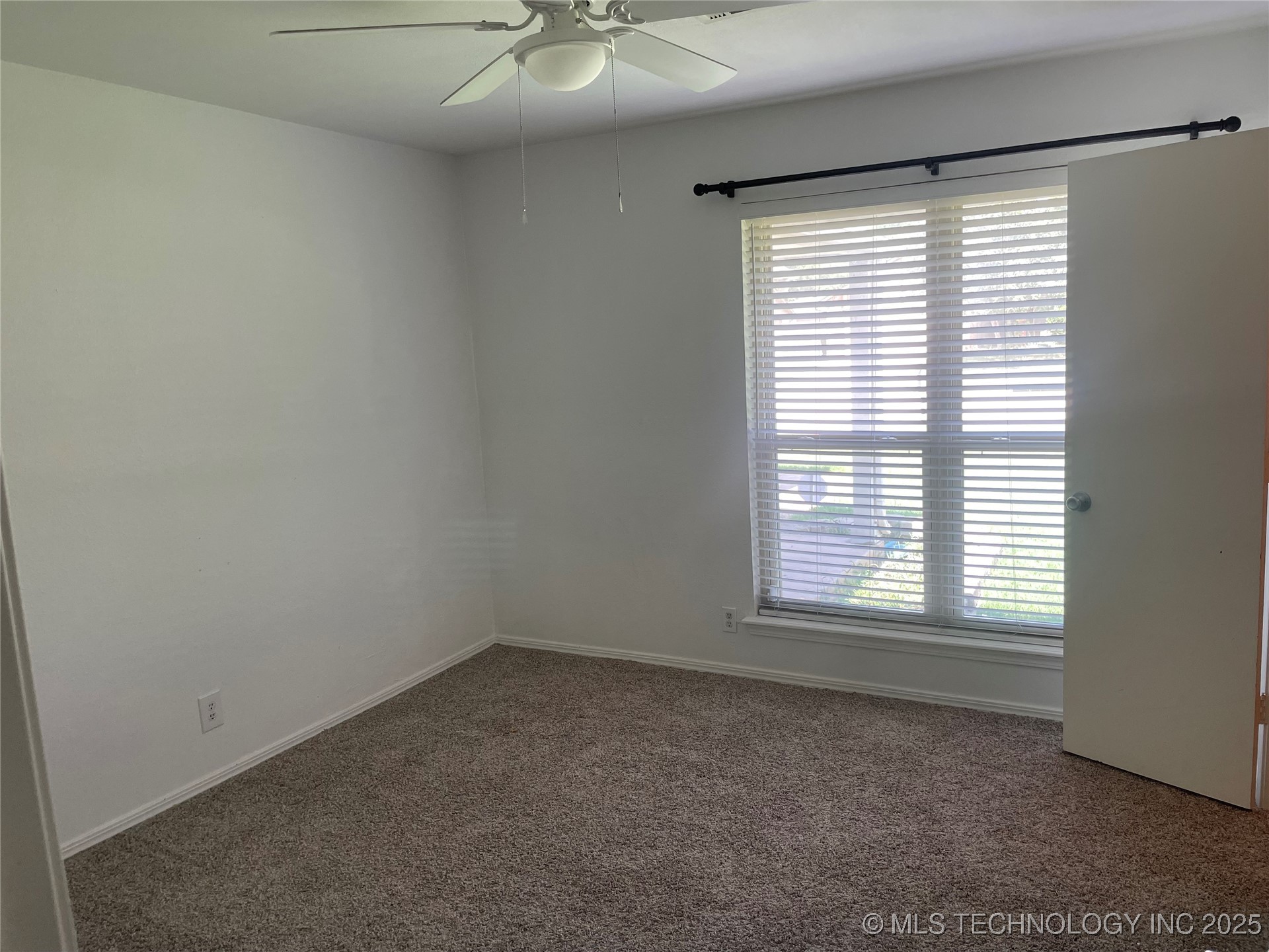 421 W Miami Street Property Photo 14