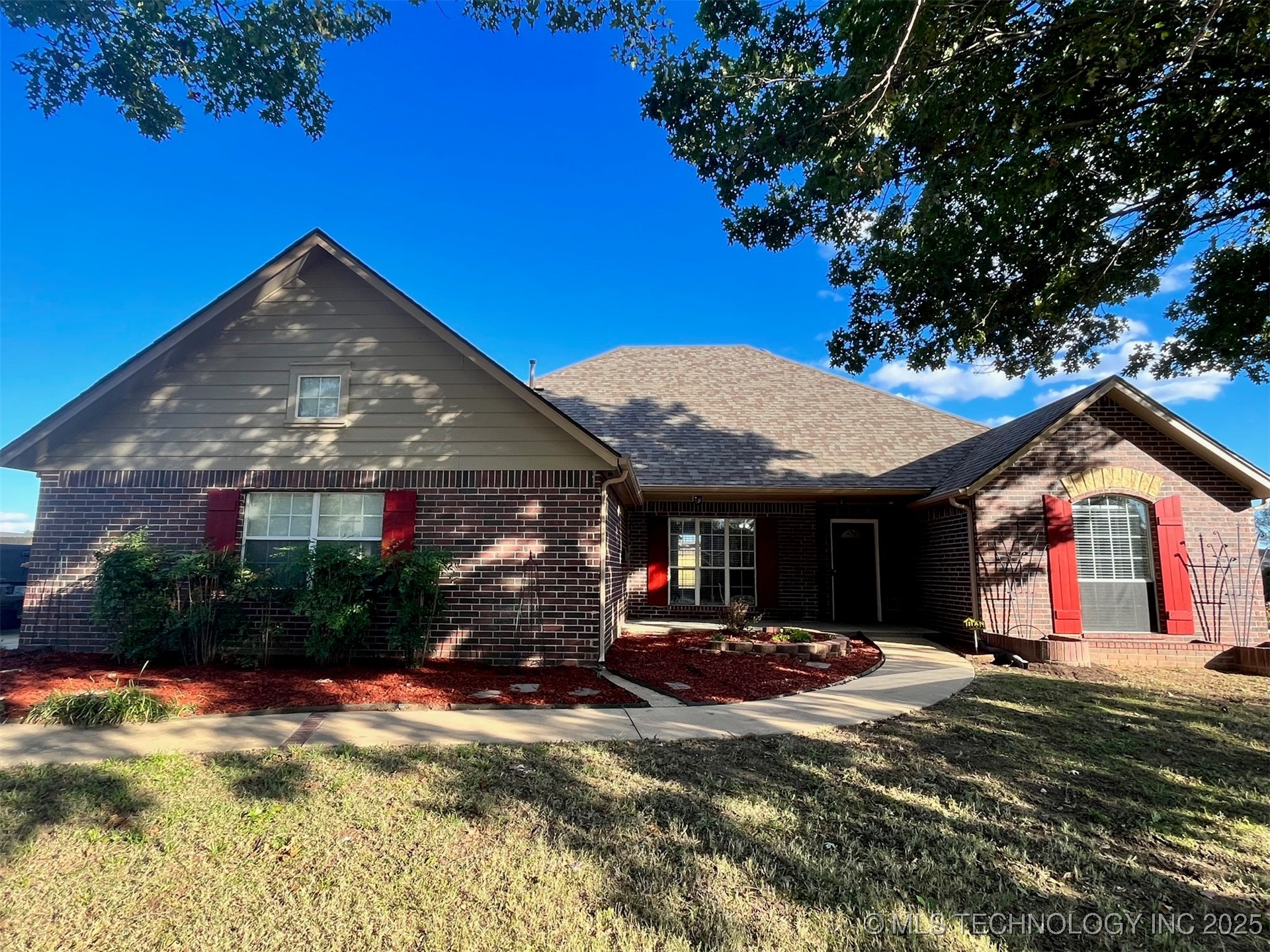 8250 Overlook Trail Property Photo 4