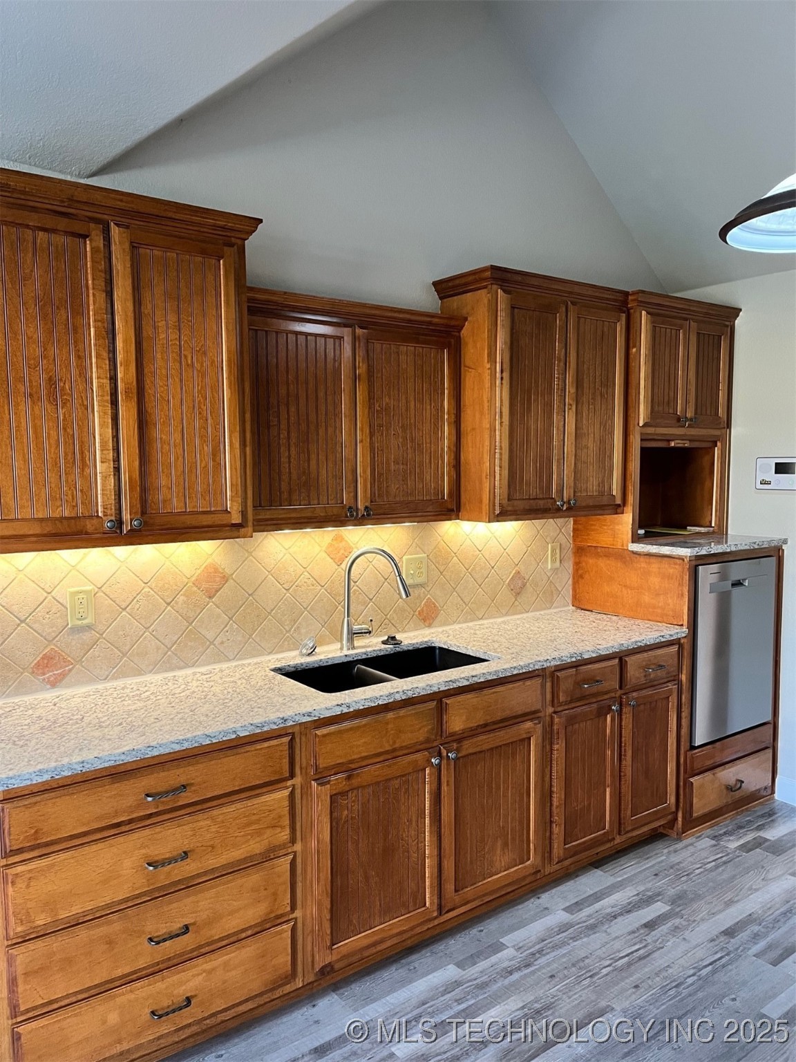 8250 Overlook Trail Property Photo 9