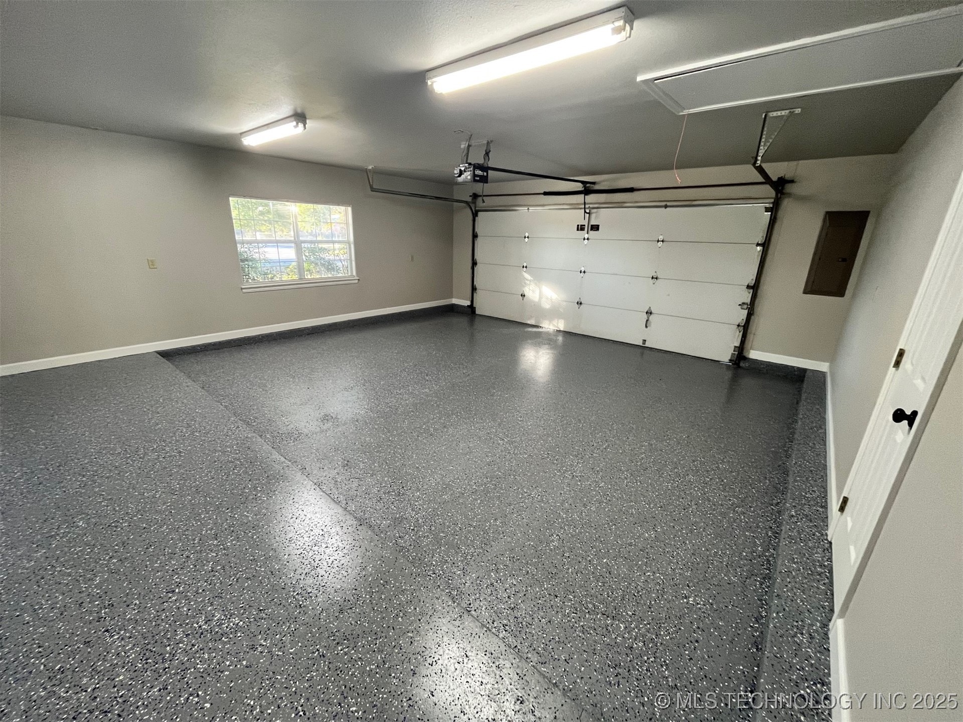 8250 Overlook Trail Property Photo 28