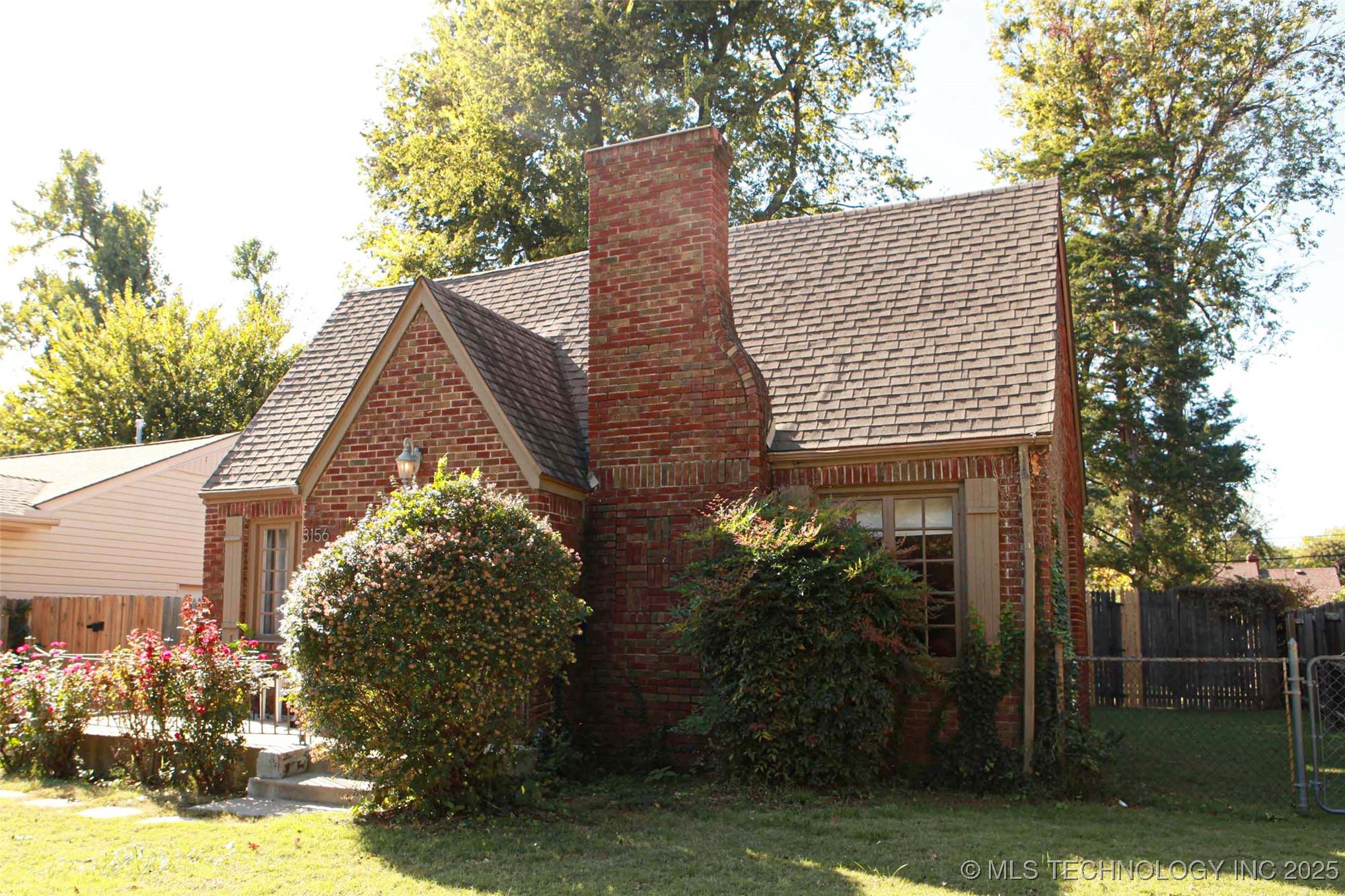 3156 S Madison Avenue Property Photo 3