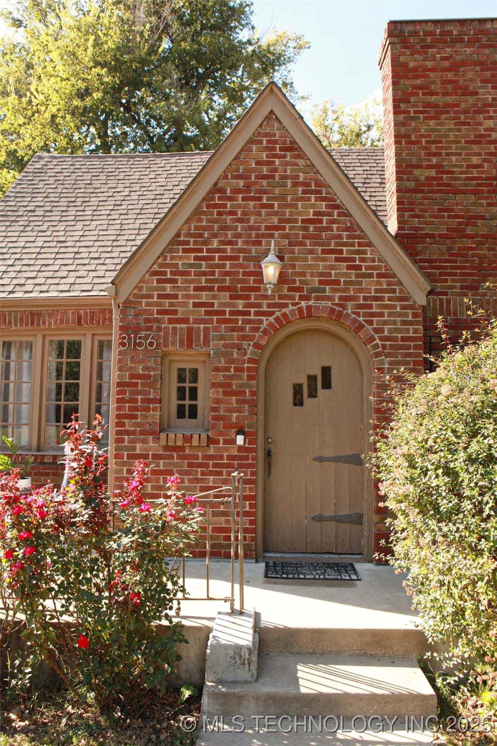 3156 S Madison Avenue Property Photo 4