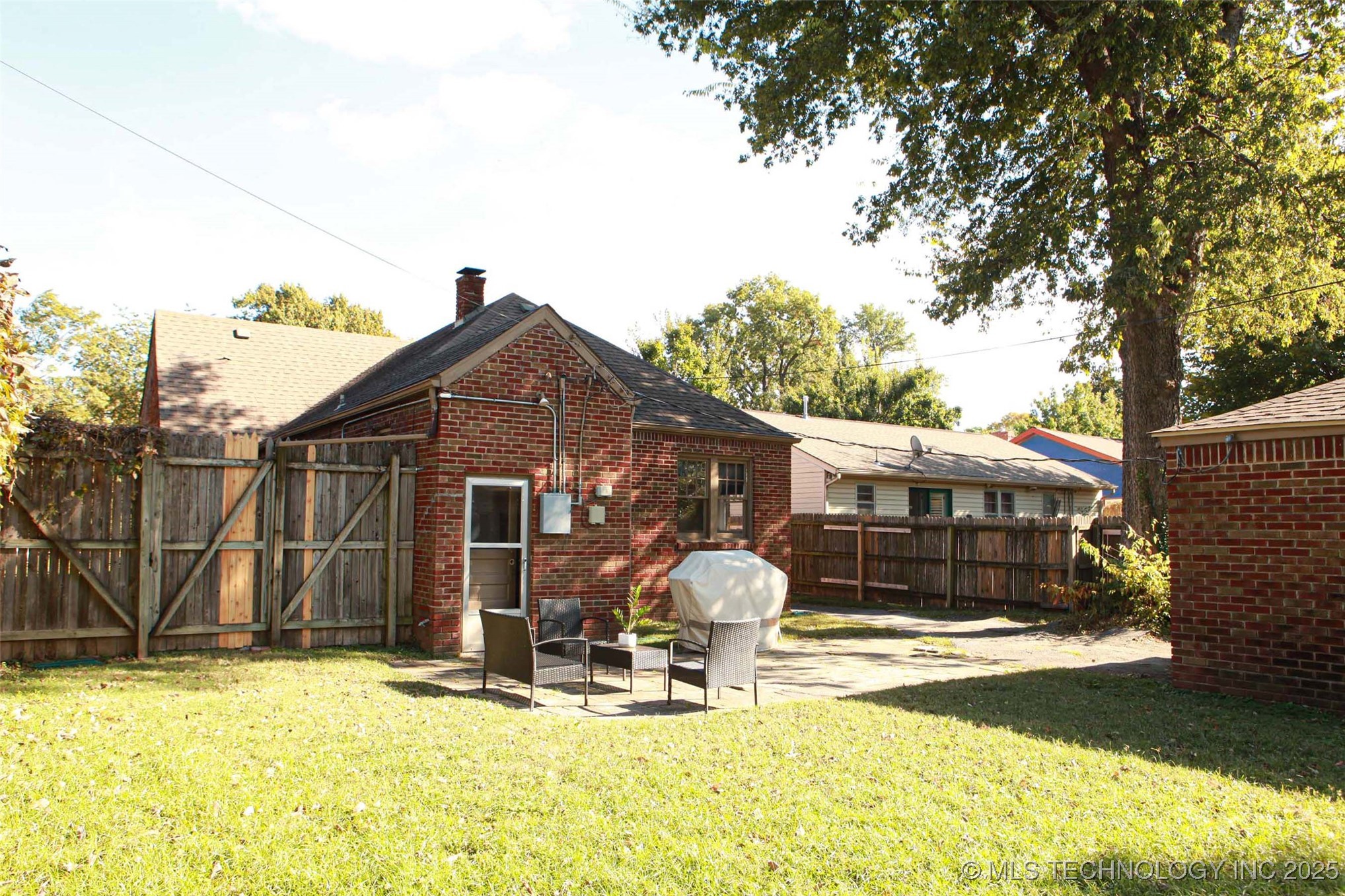 3156 S Madison Avenue Property Photo 44