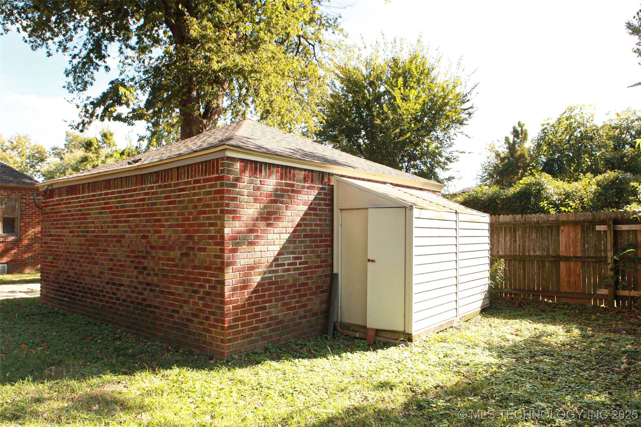 3156 S Madison Avenue Property Photo 47