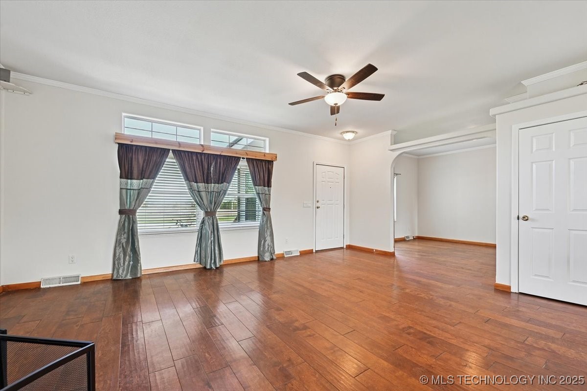 18307 N 97th East Avenue Property Photo 8