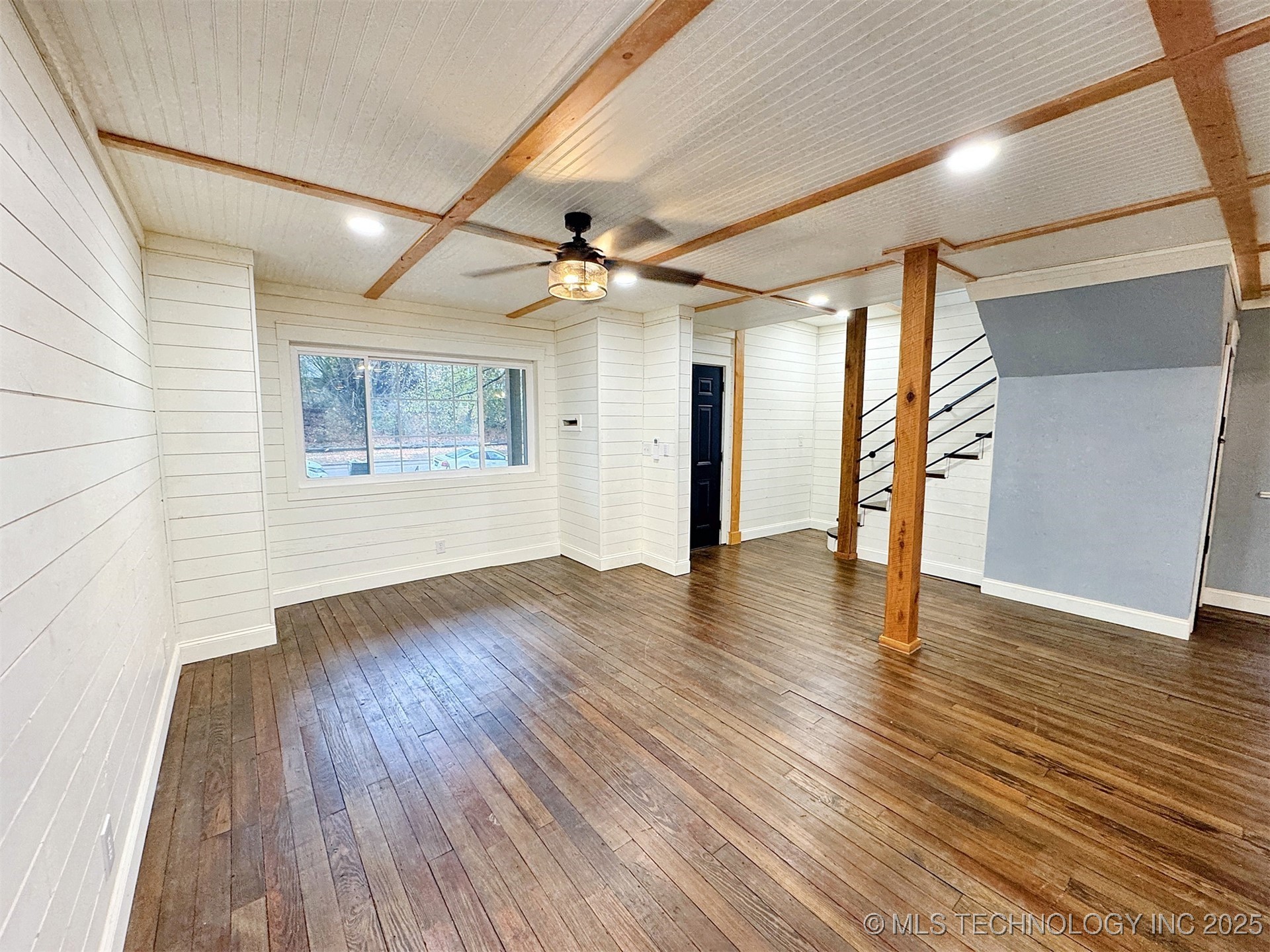 1420 W Broadway Street Property Photo 8