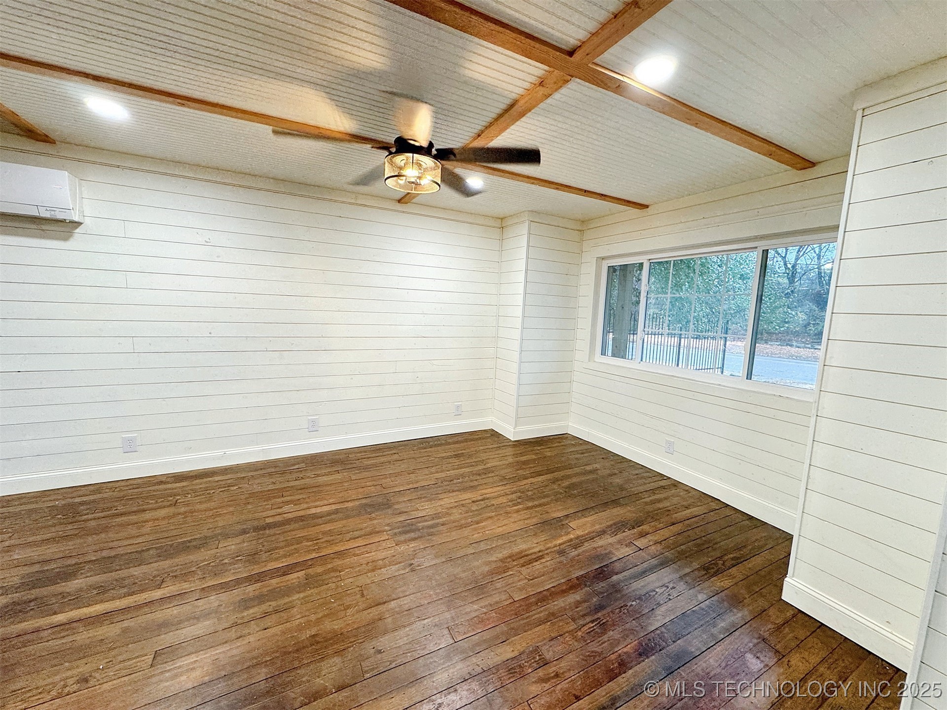 1420 W Broadway Street Property Photo 12