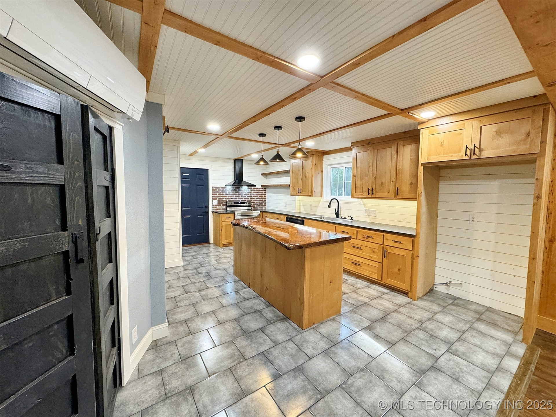 1420 W Broadway Street Property Photo 18