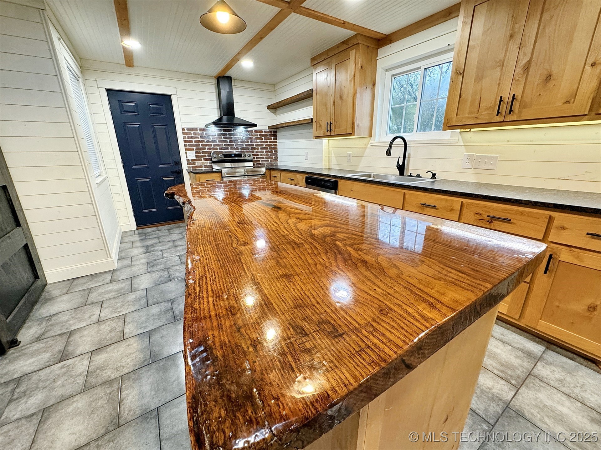 1420 W Broadway Street Property Photo 22