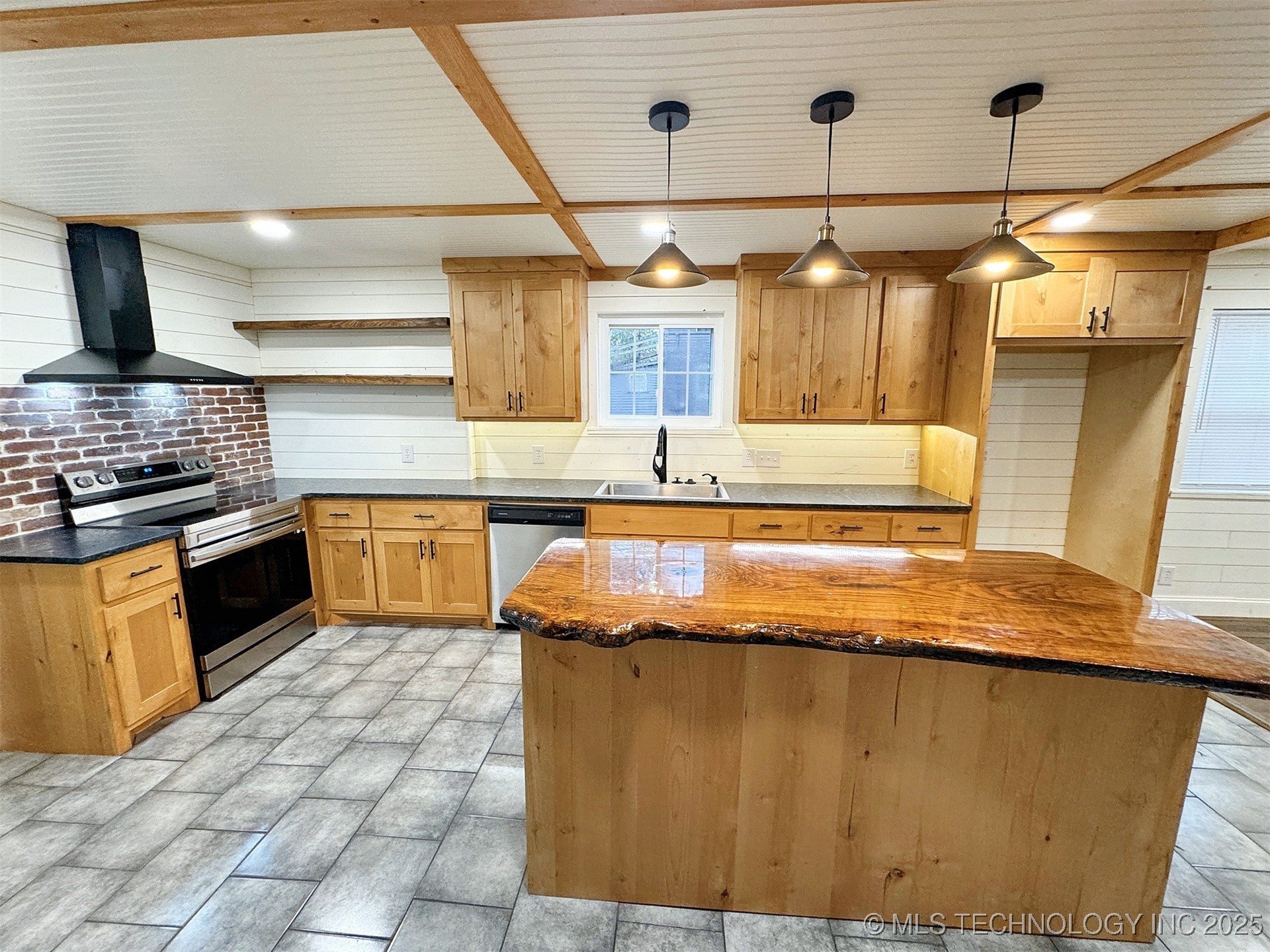 1420 W Broadway Street Property Photo 23