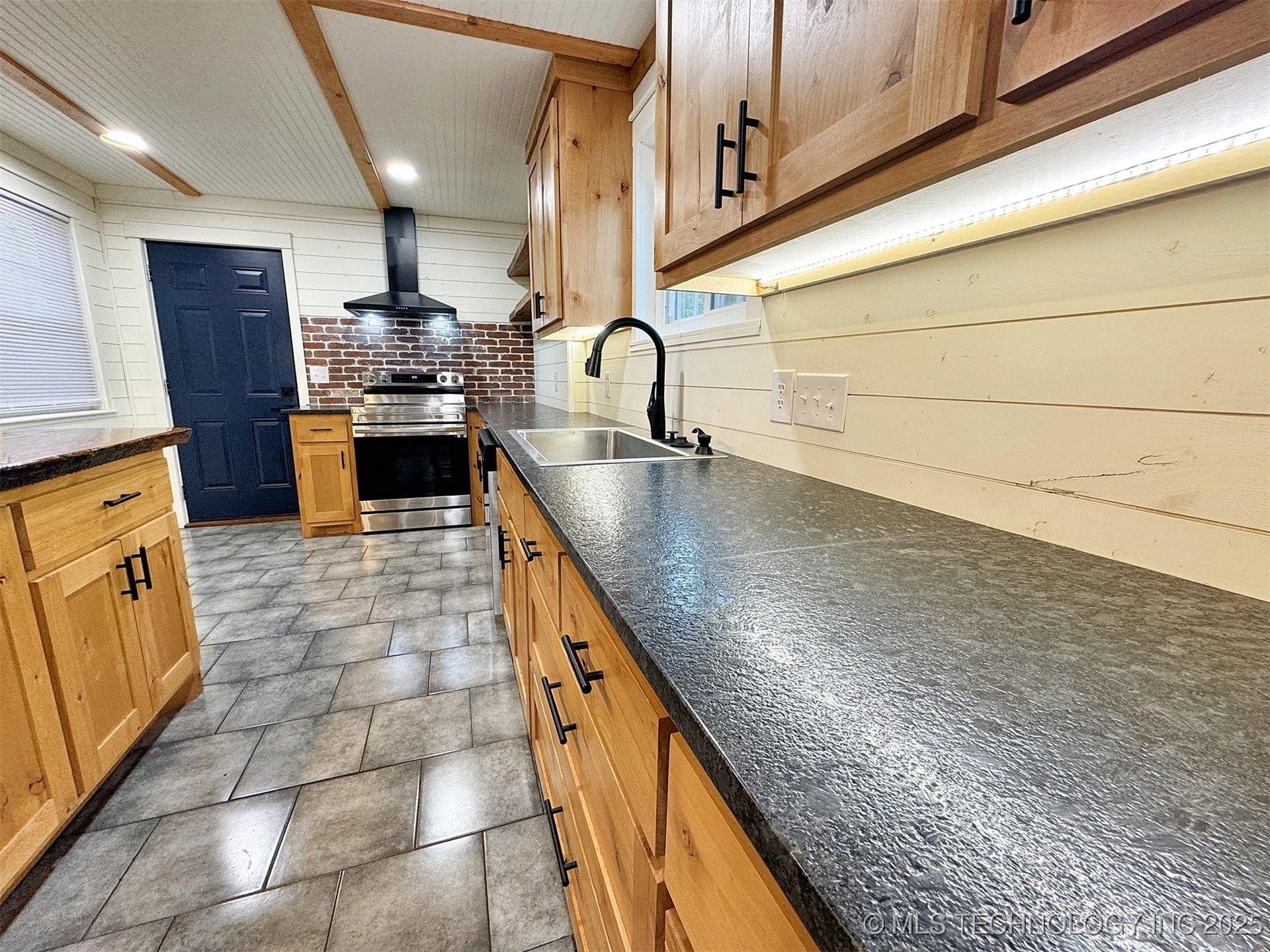 1420 W Broadway Street Property Photo 31