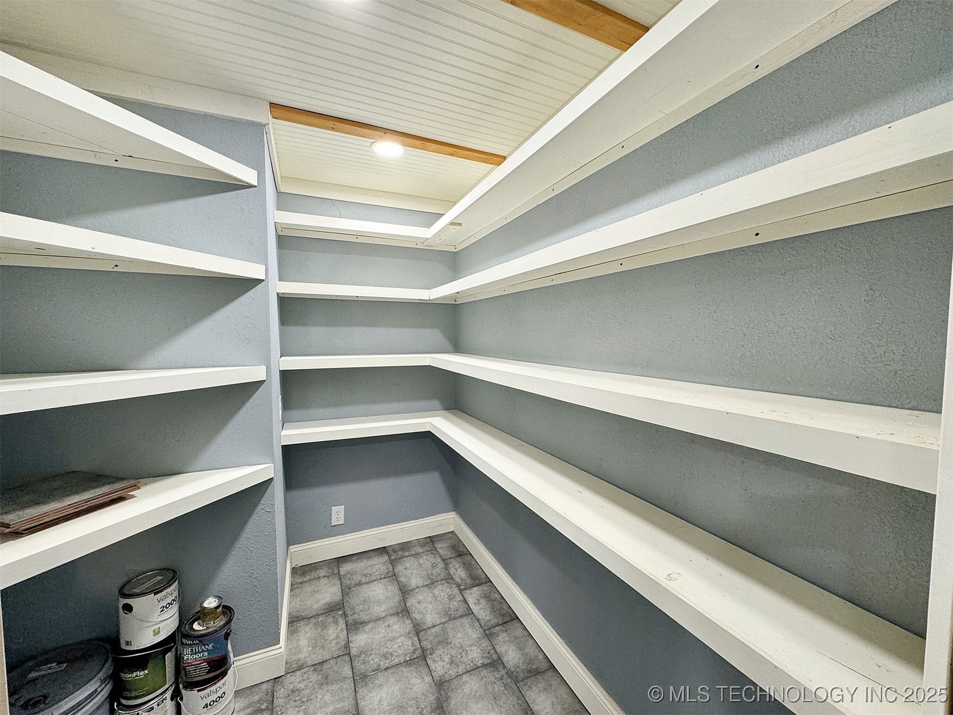 1420 W Broadway Street Property Photo 32