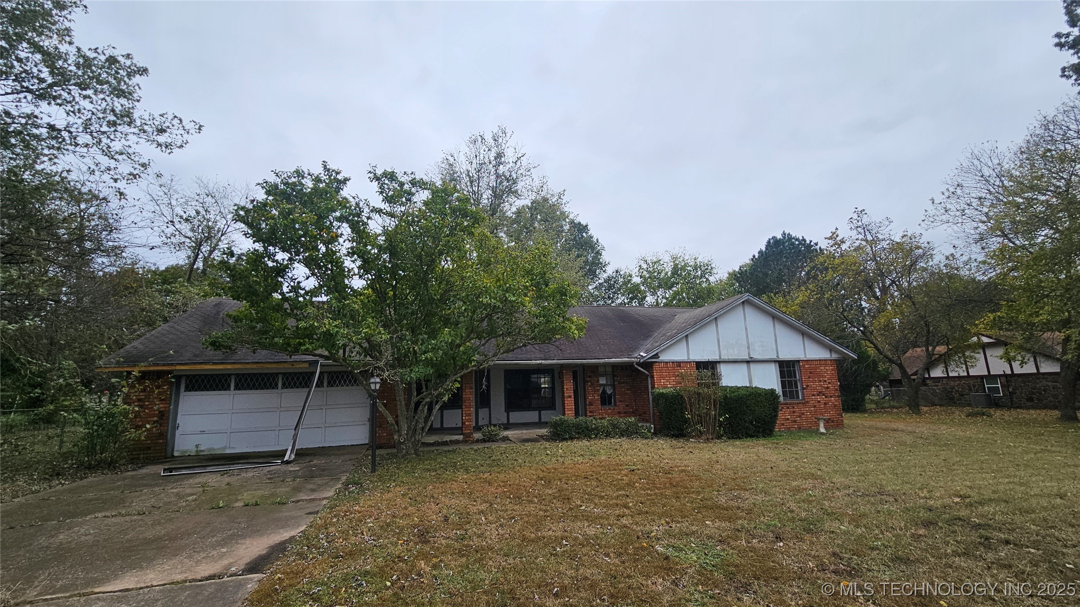 25302 E 64th Street S Property Photo 1