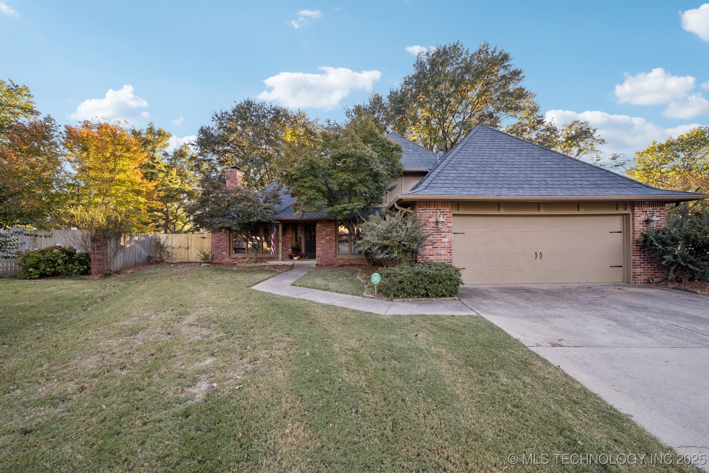 11016 S Urbana Avenue Property Photo 2