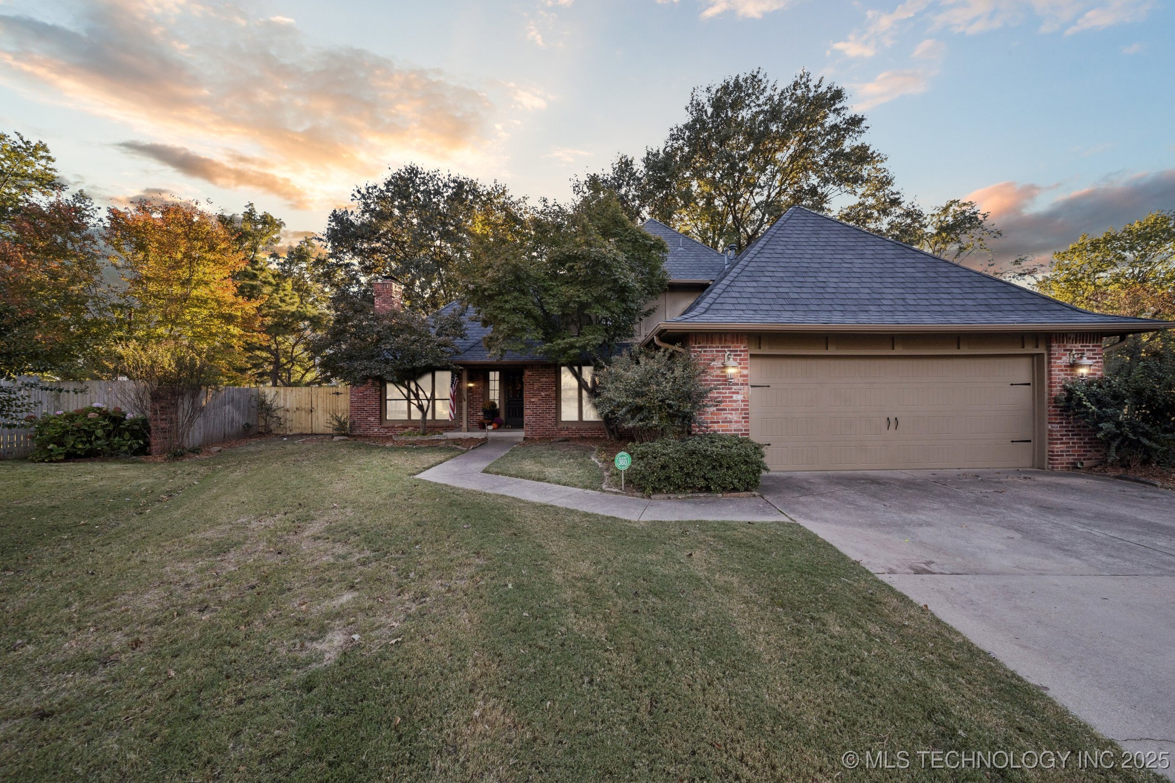 11016 S Urbana Avenue Property Photo 6