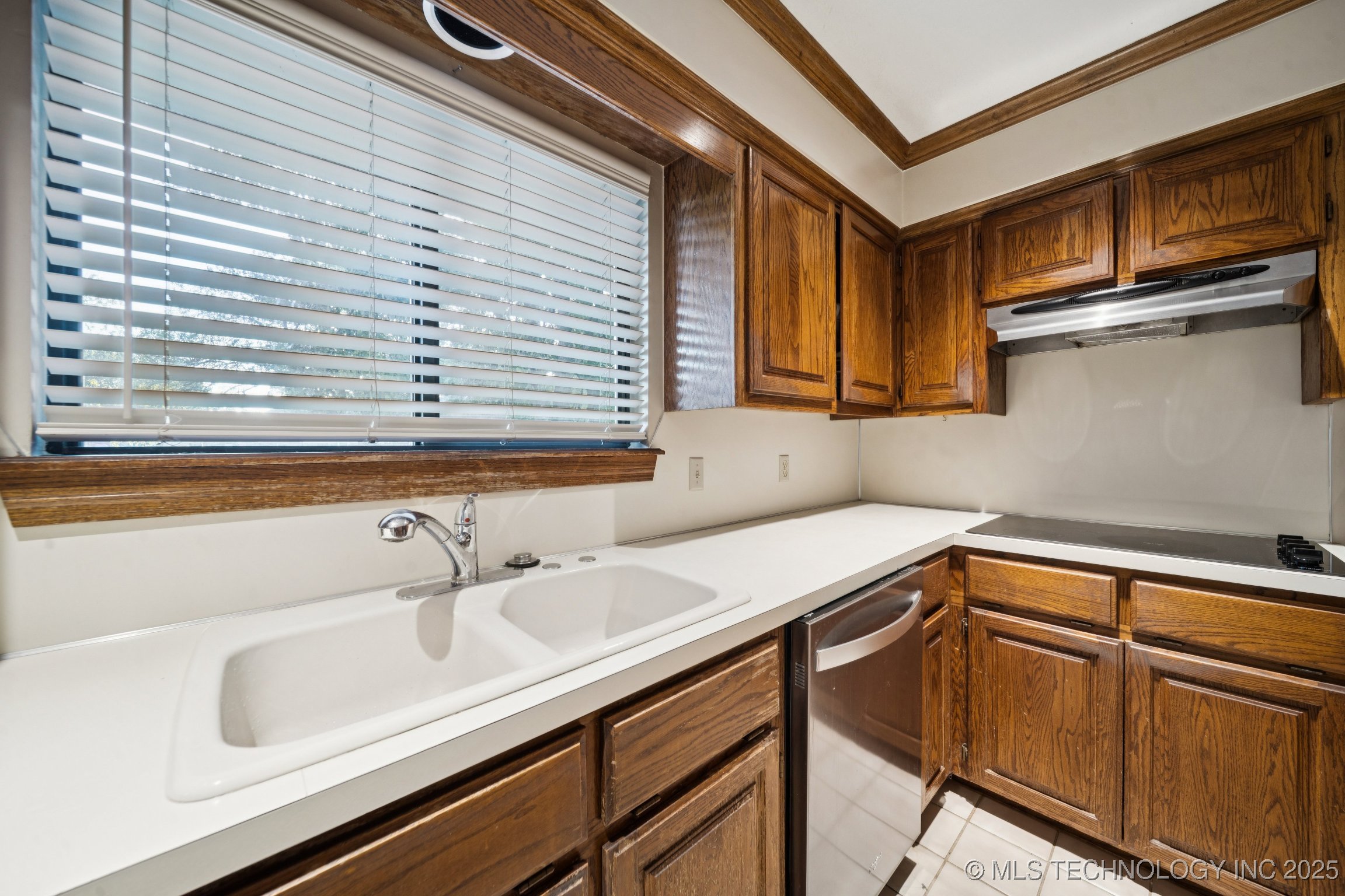 11016 S Urbana Avenue Property Photo 20