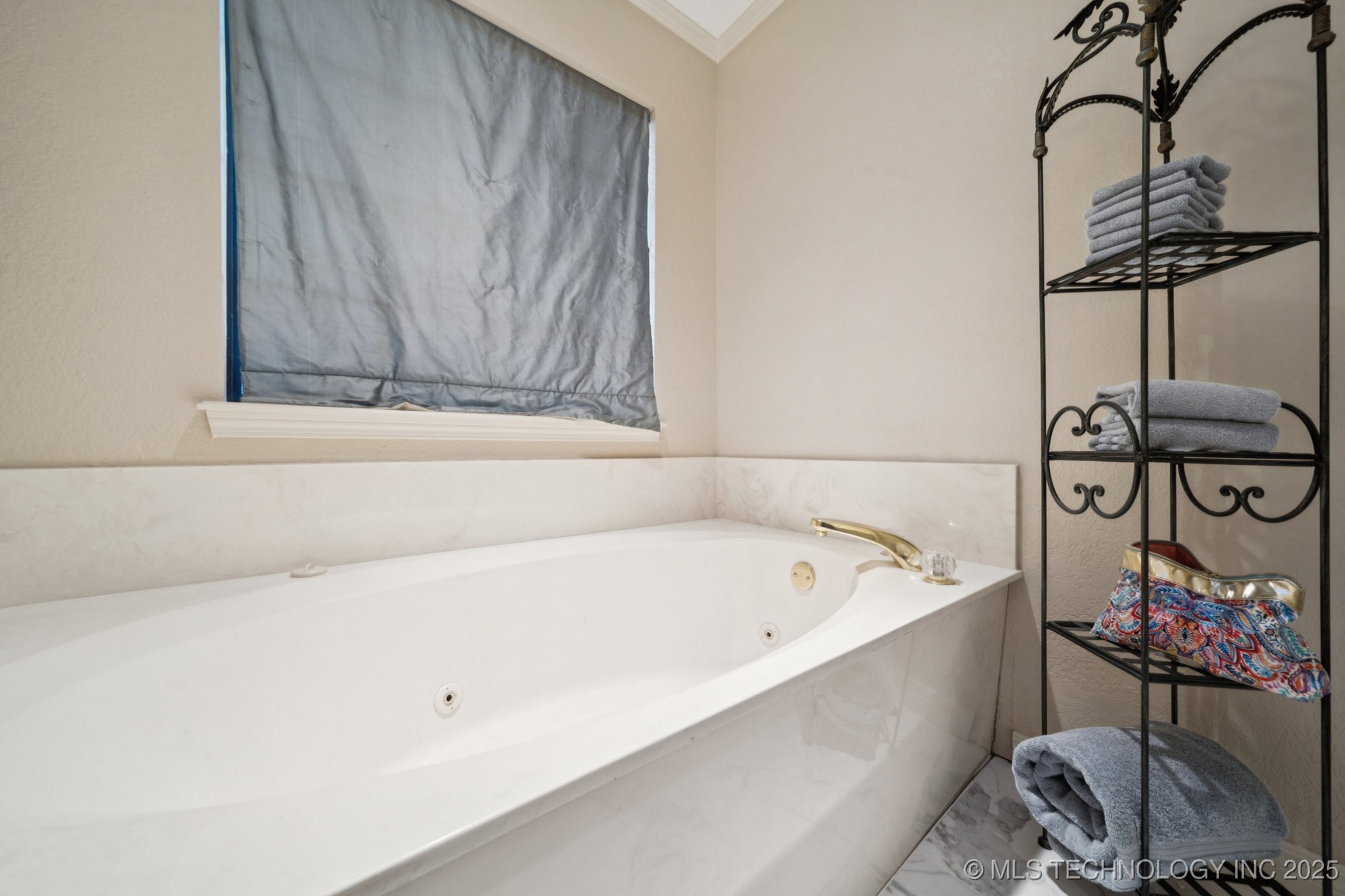 11016 S Urbana Avenue Property Photo 36