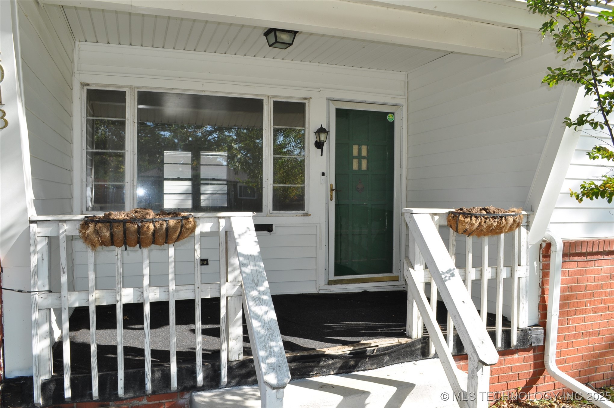 4013 E 27th Street Property Photo 3