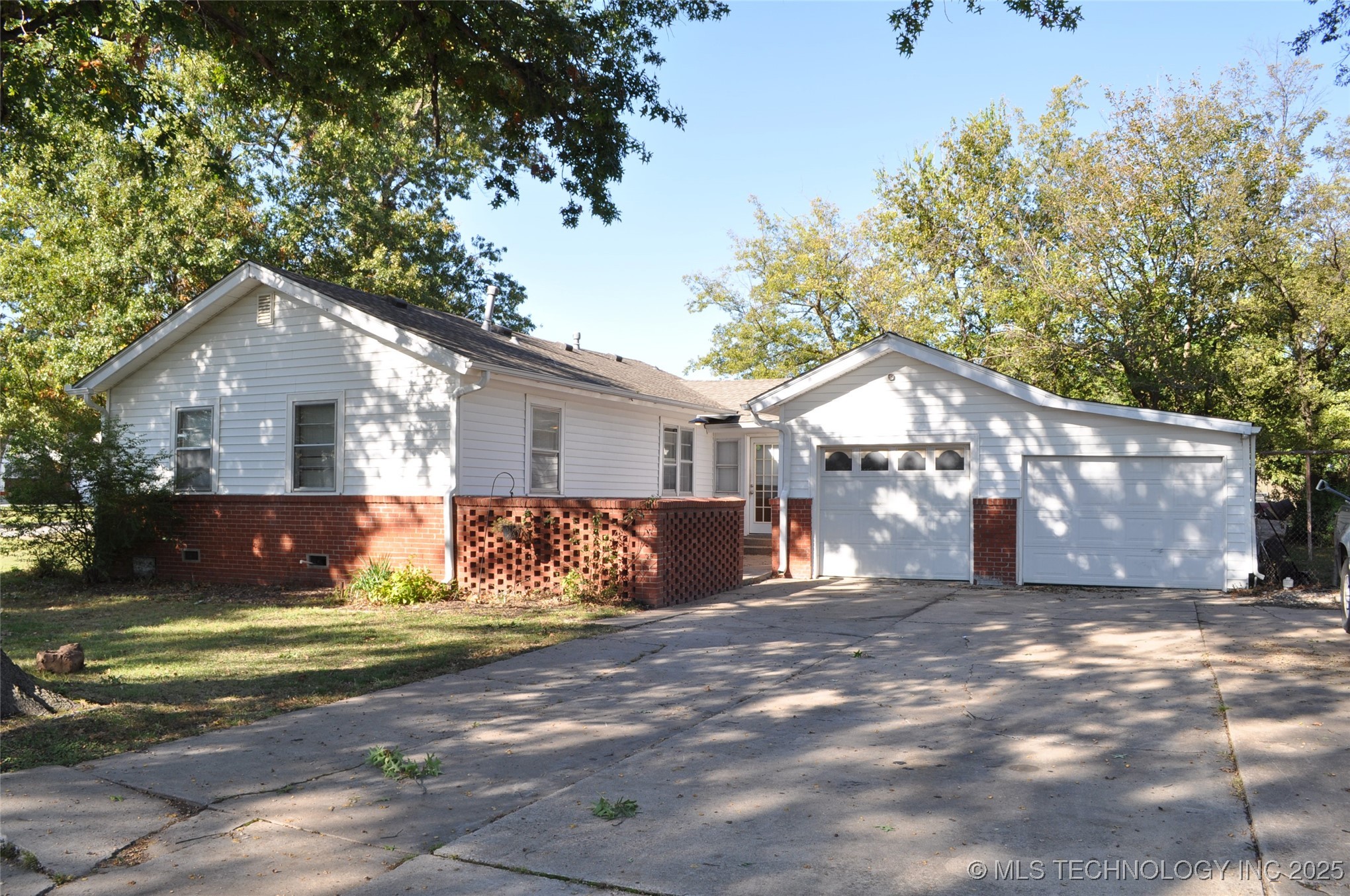 4013 E 27th Street Property Photo 4