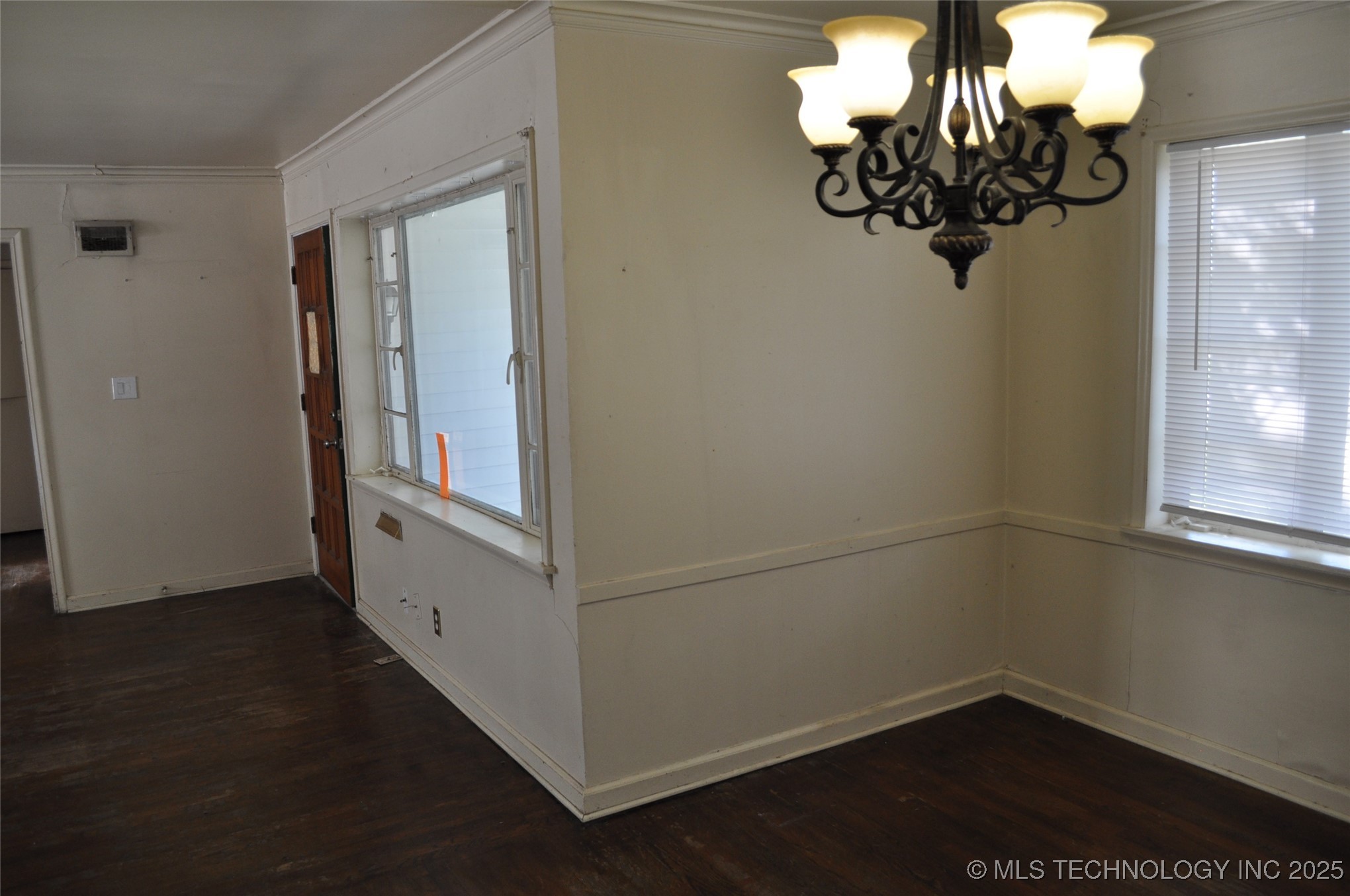 4013 E 27th Street Property Photo 7