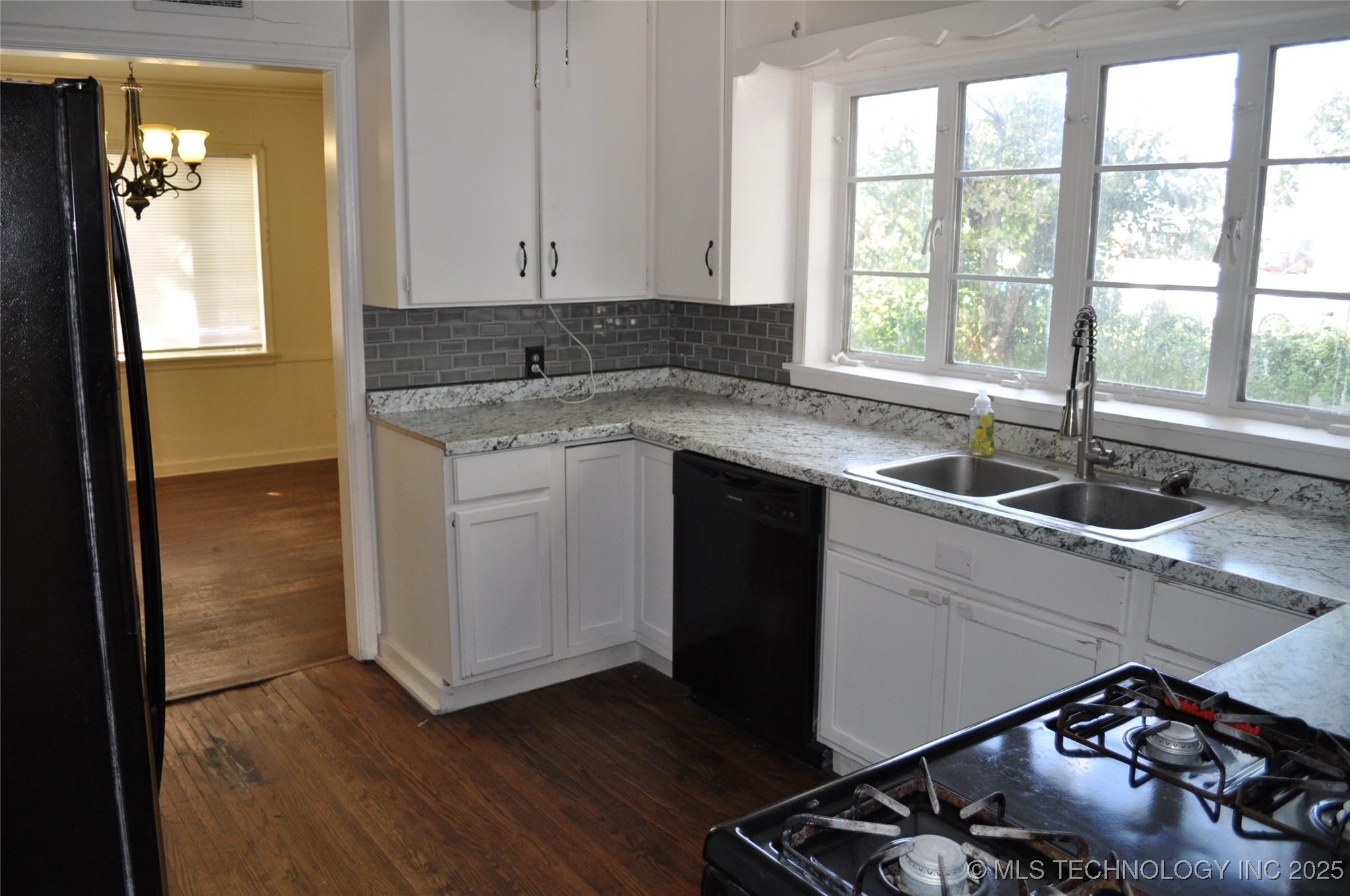 4013 E 27th Street Property Photo 10