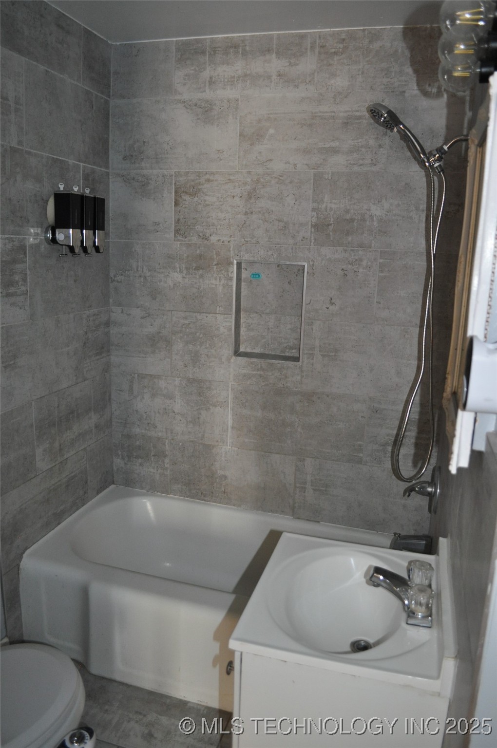 4013 E 27th Street Property Photo 14