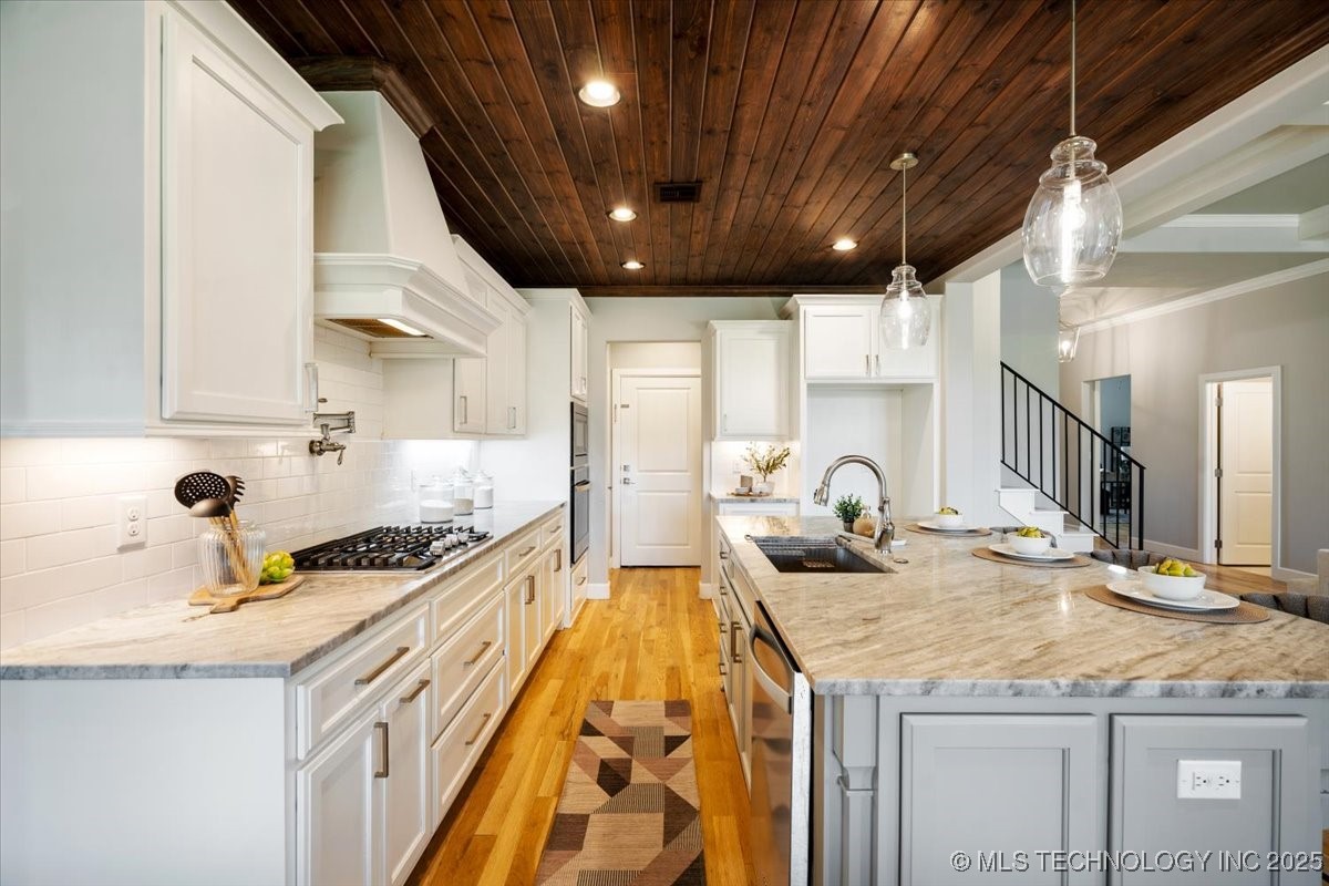 7710 N 147th East Avenue Property Photo 6