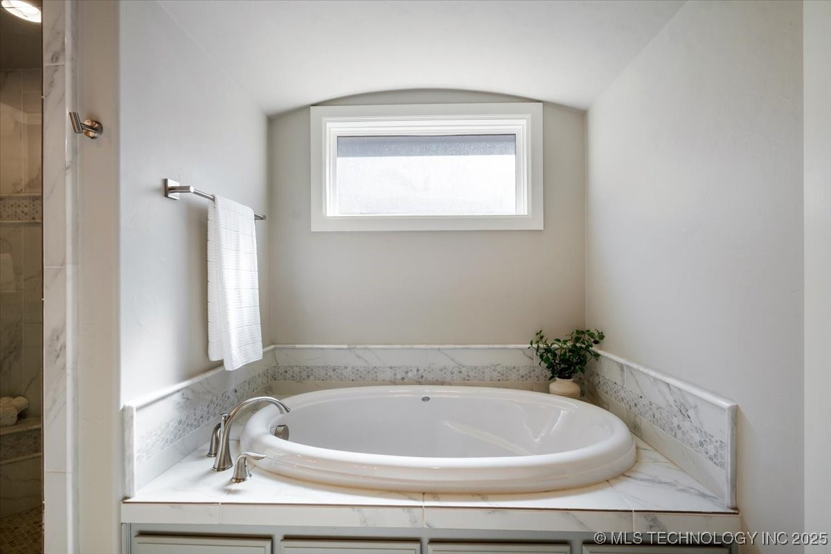 7710 N 147th East Avenue Property Photo 11