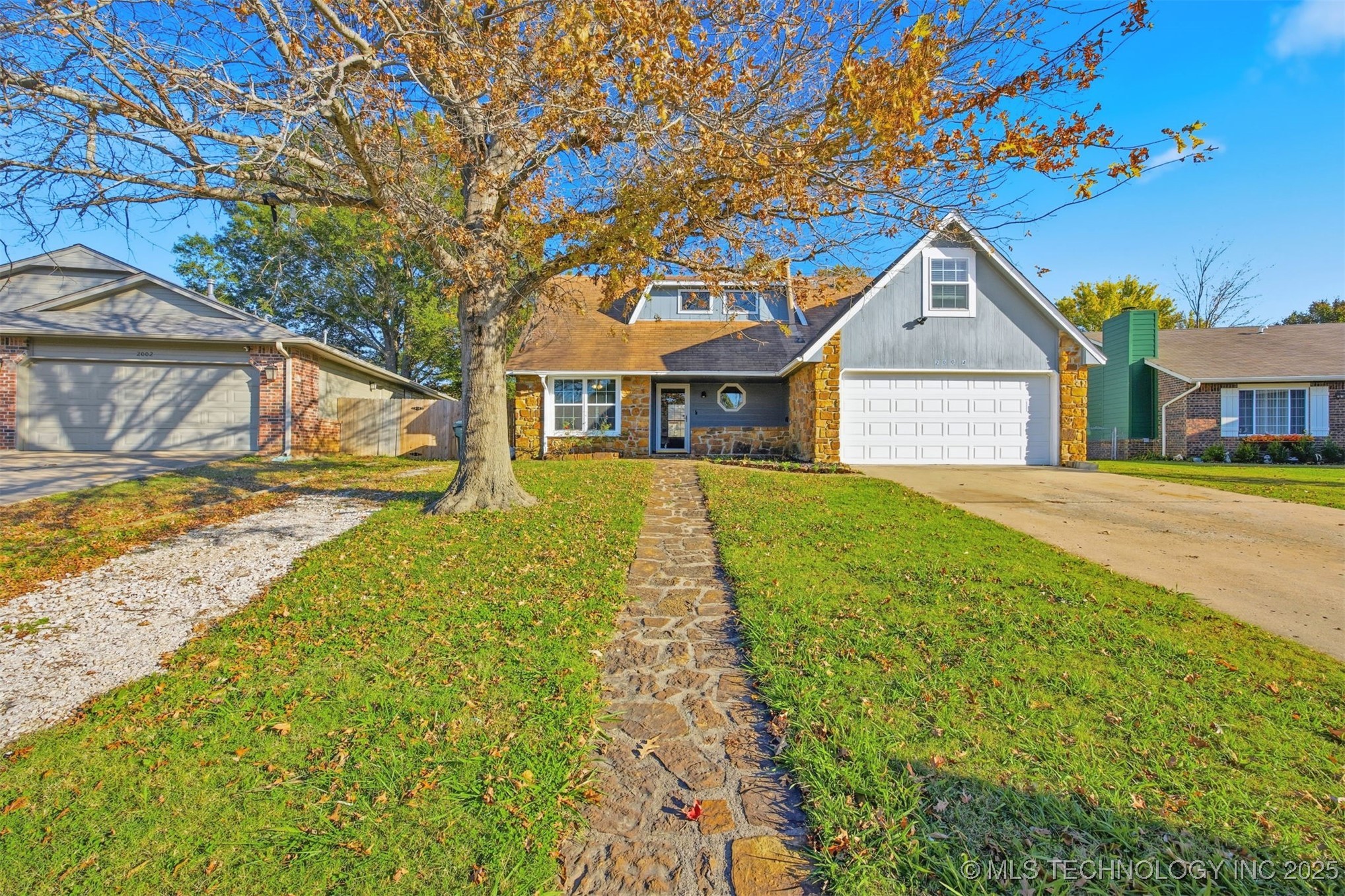 2004 S Missouri Avenue Property Photo 1