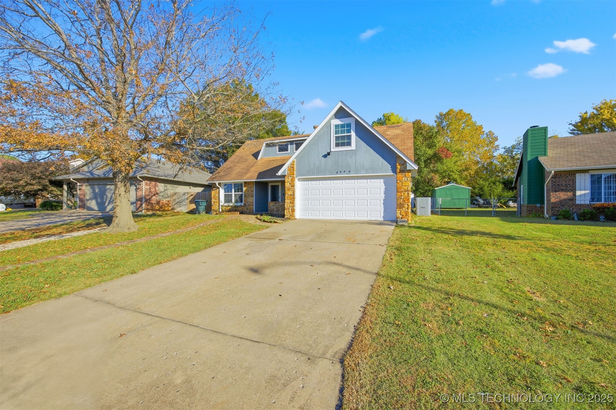 2004 S Missouri Avenue Property Photo 3