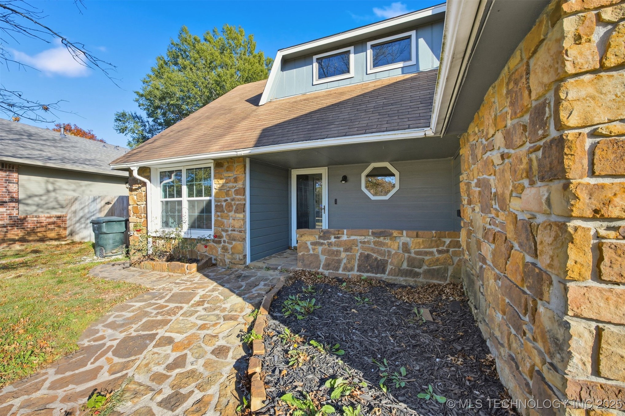 2004 S Missouri Avenue Property Photo 4