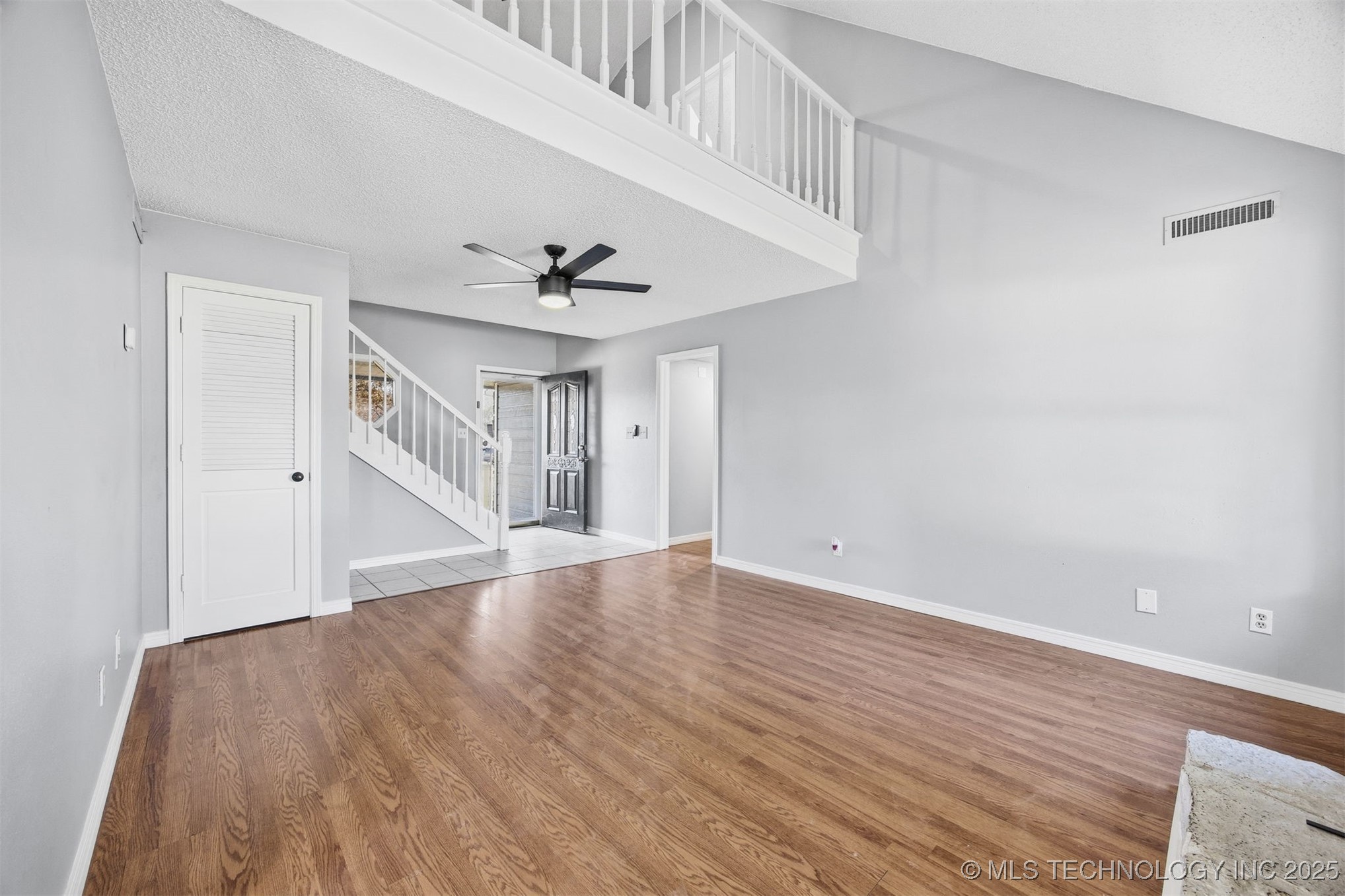 2004 S Missouri Avenue Property Photo 8